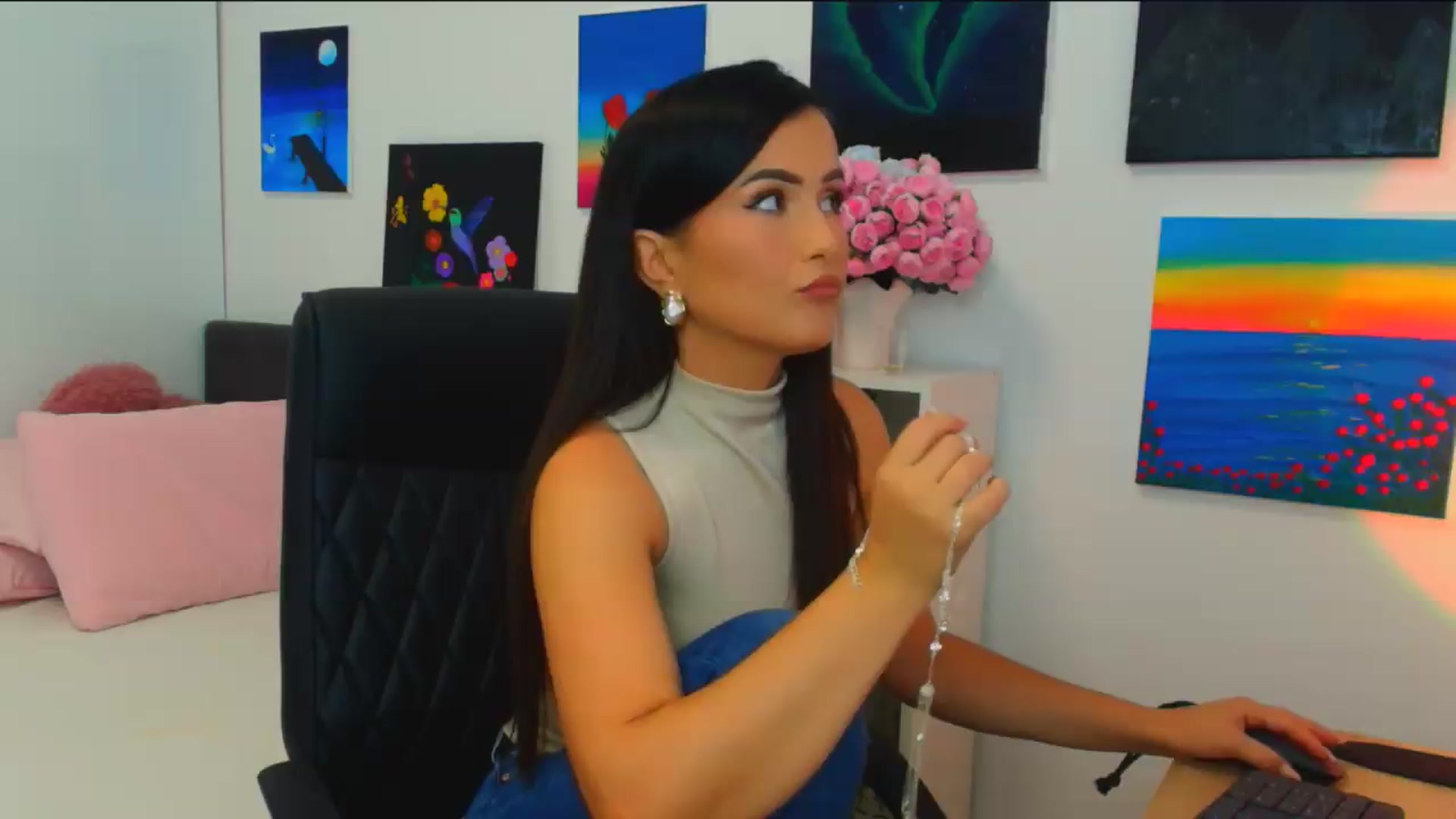 Gallery image thumbnail from Mayaaa's myfreecams stream on, 07/24/2026, 14:55 image 4 of 20