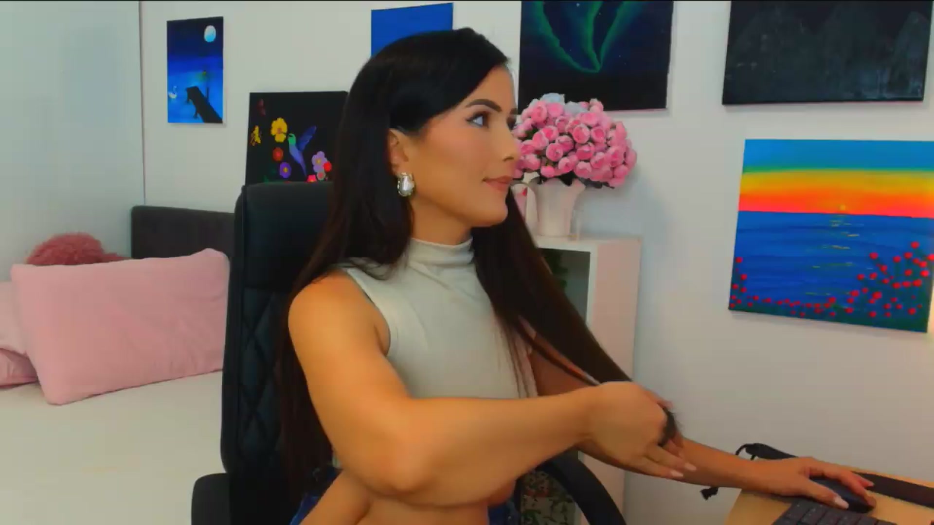 Gallery image thumbnail from Mayaaa's myfreecams stream on, 07/24/2026, 14:55 image 17 of 20