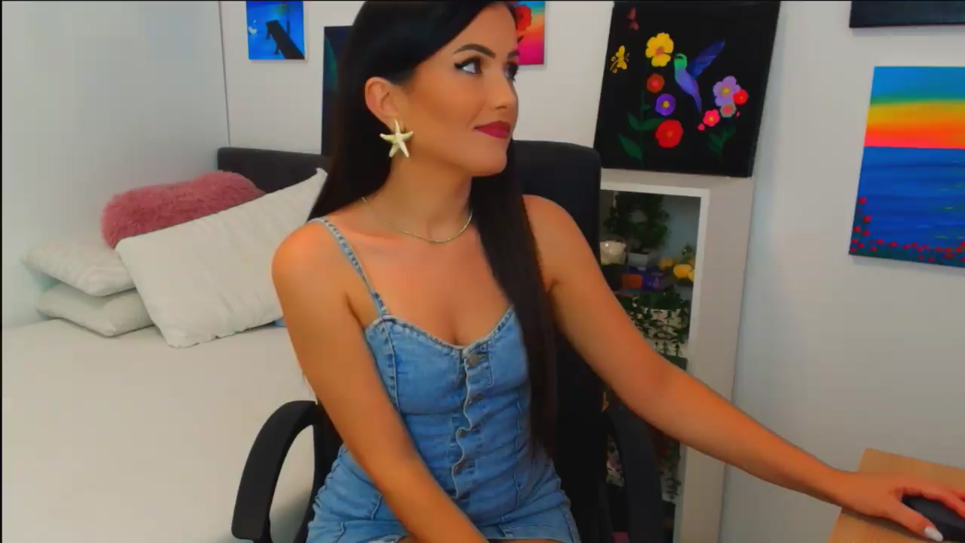Gallery image thumbnail from Mayaaa's myfreecams stream on, 08/01/2026, 14:13 image 2 of 20