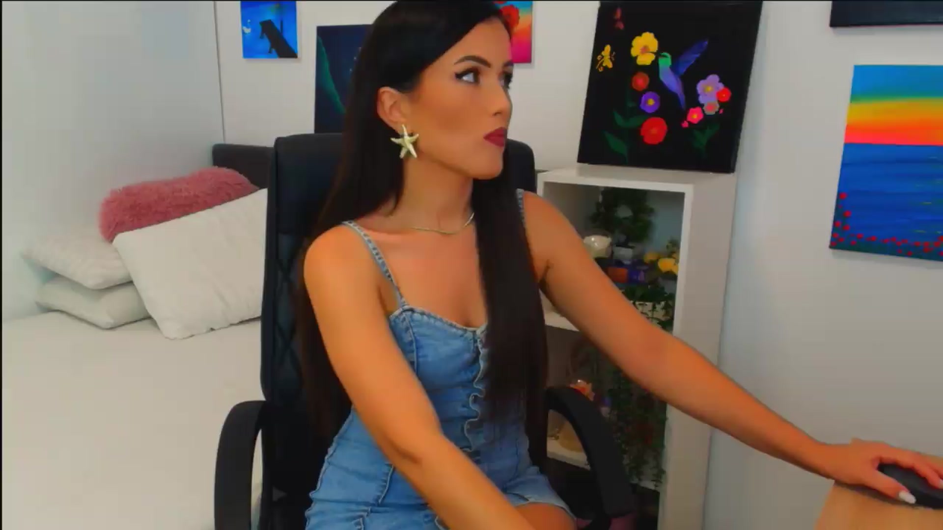 Gallery image thumbnail from Mayaaa's myfreecams stream on, 08/01/2026, 14:13 image 1 of 20
