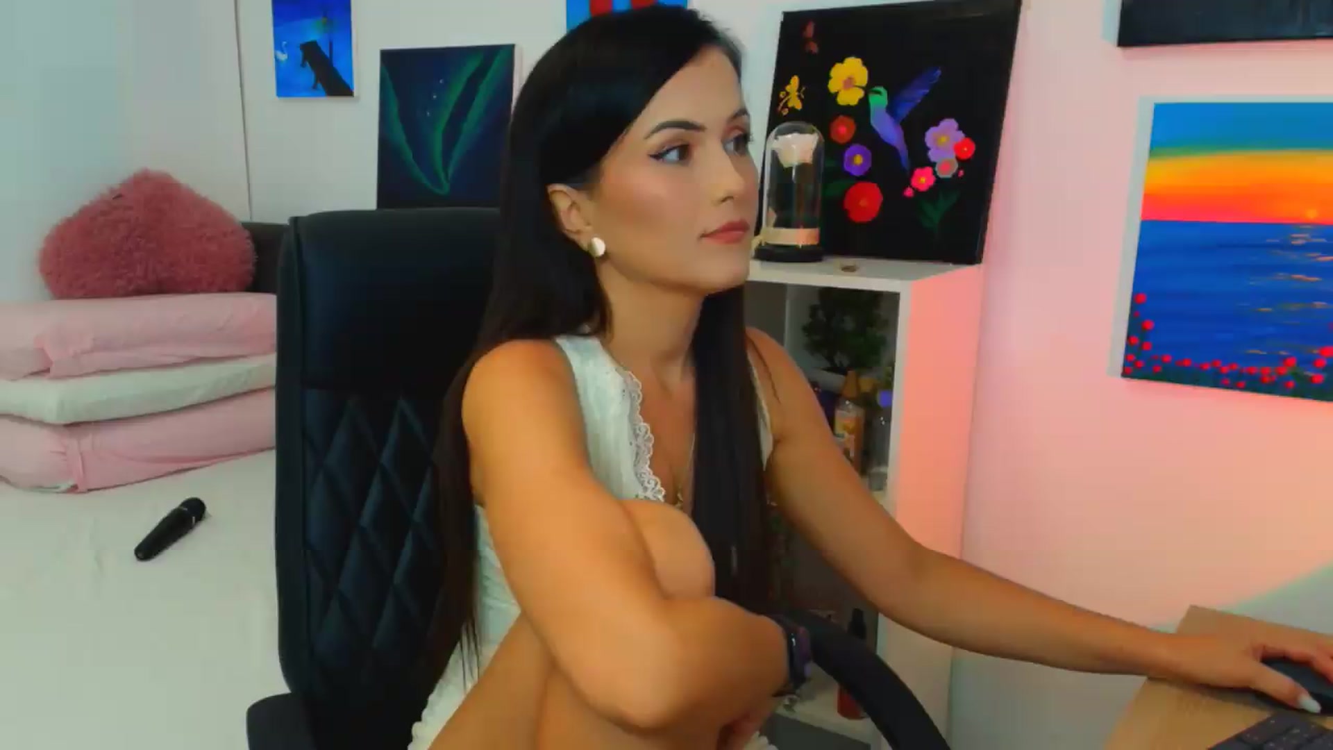 Gallery image thumbnail from Mayaaa's myfreecams stream on, 08/27/2026, 14:56 image 13 of 20