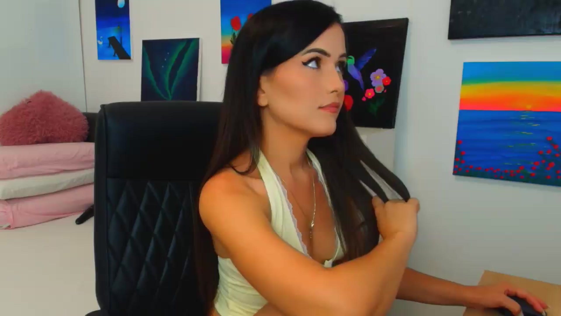Gallery image thumbnail from Mayaaa's myfreecams stream on, 08/28/2026, 13:42 image 12 of 20