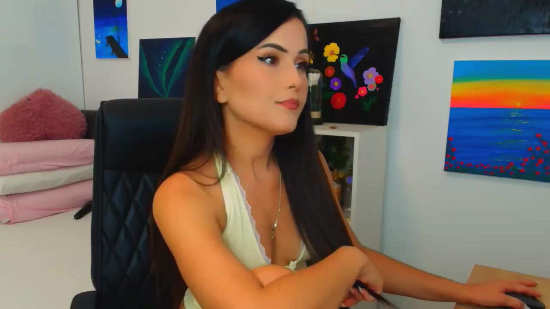 Gallery image thumbnail from Mayaaa's myfreecams stream on, 08/28/2026, 13:42 image 10 of 20