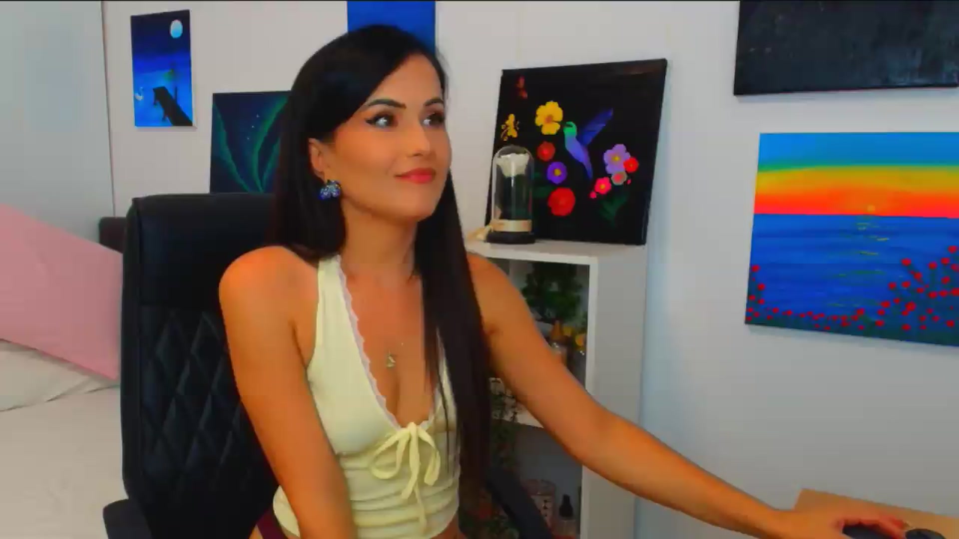 Gallery image thumbnail from Mayaaa's myfreecams stream on, 08/28/2026, 15:20 image 10 of 20
