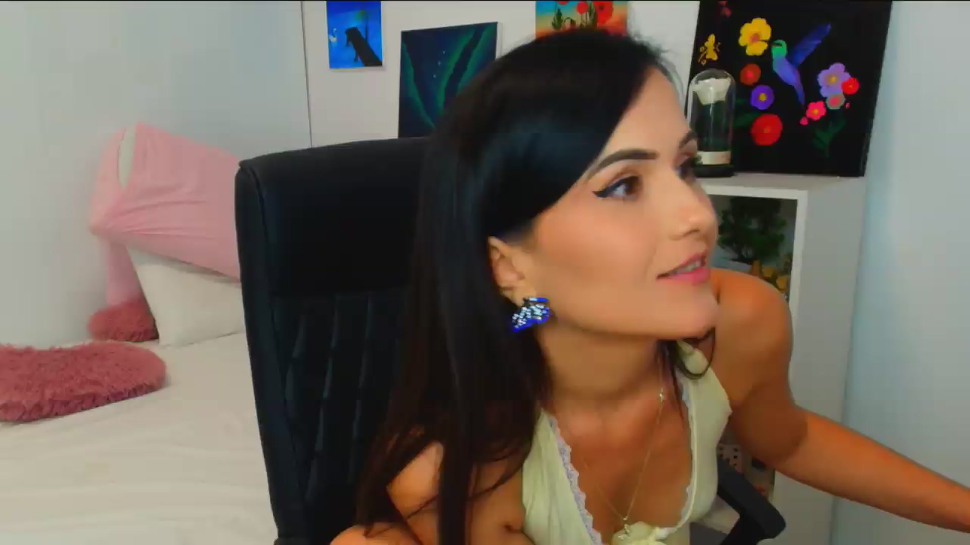 Gallery image thumbnail from Mayaaa's myfreecams stream on, 08/28/2026, 17:30 image 6 of 20