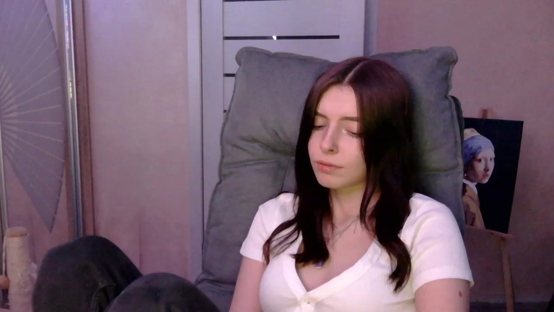 Gallery image thumbnail from MaybeMary's myfreecams stream on, 12/18/2023, 13:20 image 14 of 20