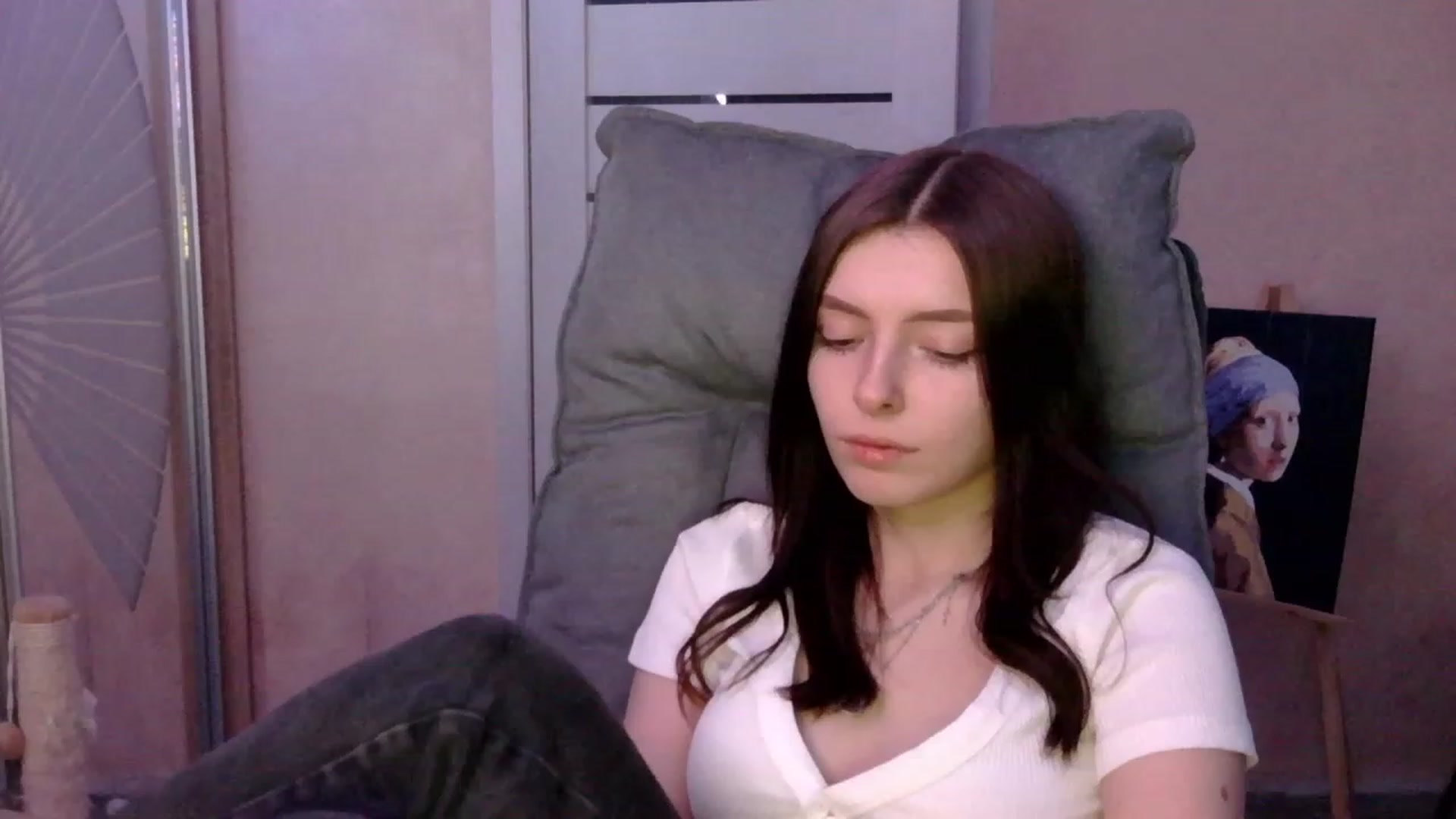 Gallery image thumbnail from MaybeMary's myfreecams stream on, 12/18/2023, 13:20 image 15 of 20