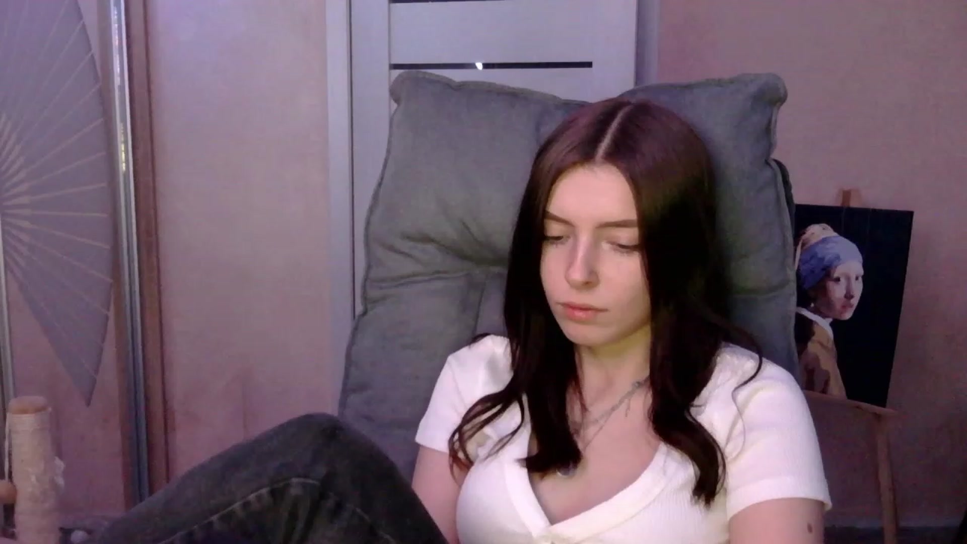 Gallery image thumbnail from MaybeMary's myfreecams stream on, 12/18/2023, 13:20 image 16 of 20