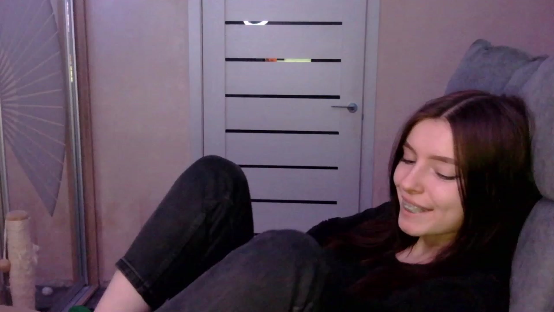 Gallery image thumbnail from MaybeMary's myfreecams stream on, 12/19/2023, 16:21 image 4 of 20