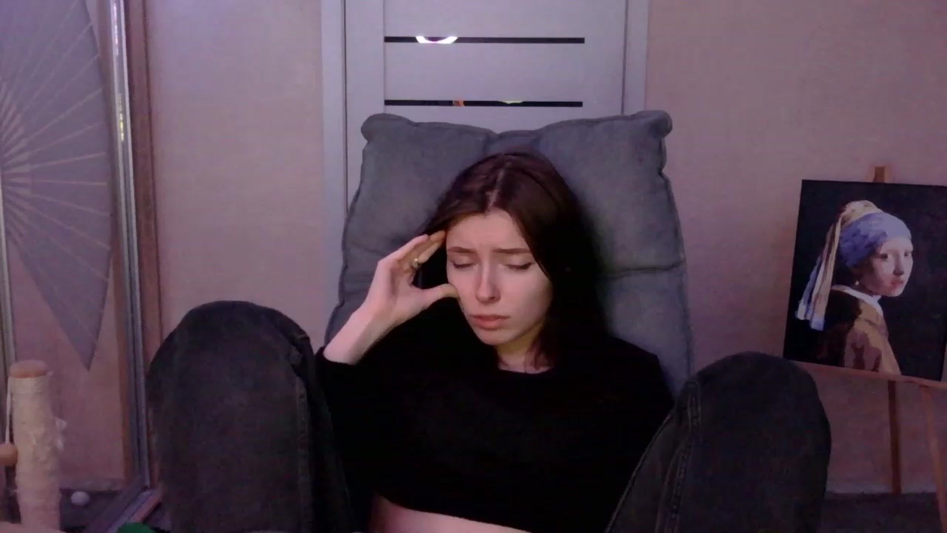 Gallery image thumbnail from MaybeMary's myfreecams stream on, 12/19/2023, 16:21 image 17 of 20