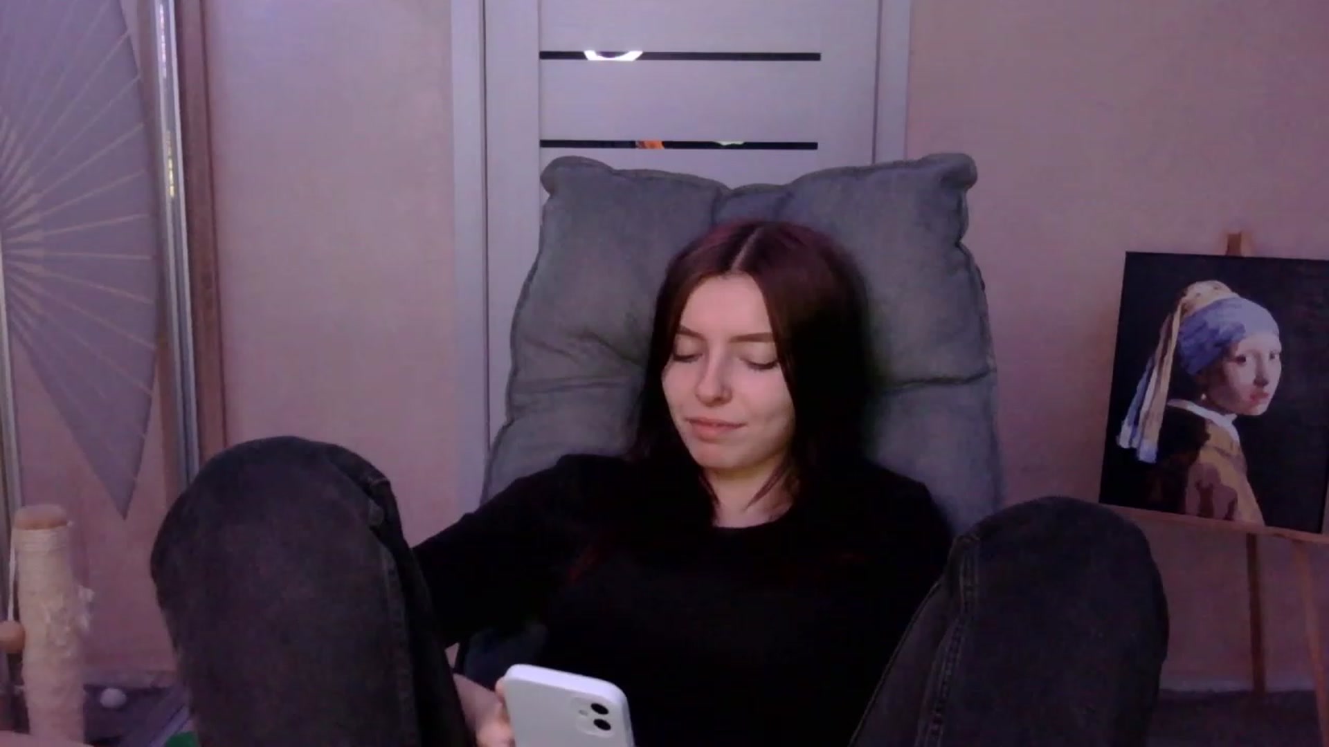 Gallery image thumbnail from MaybeMary's myfreecams stream on, 12/19/2023, 16:21 image 7 of 20