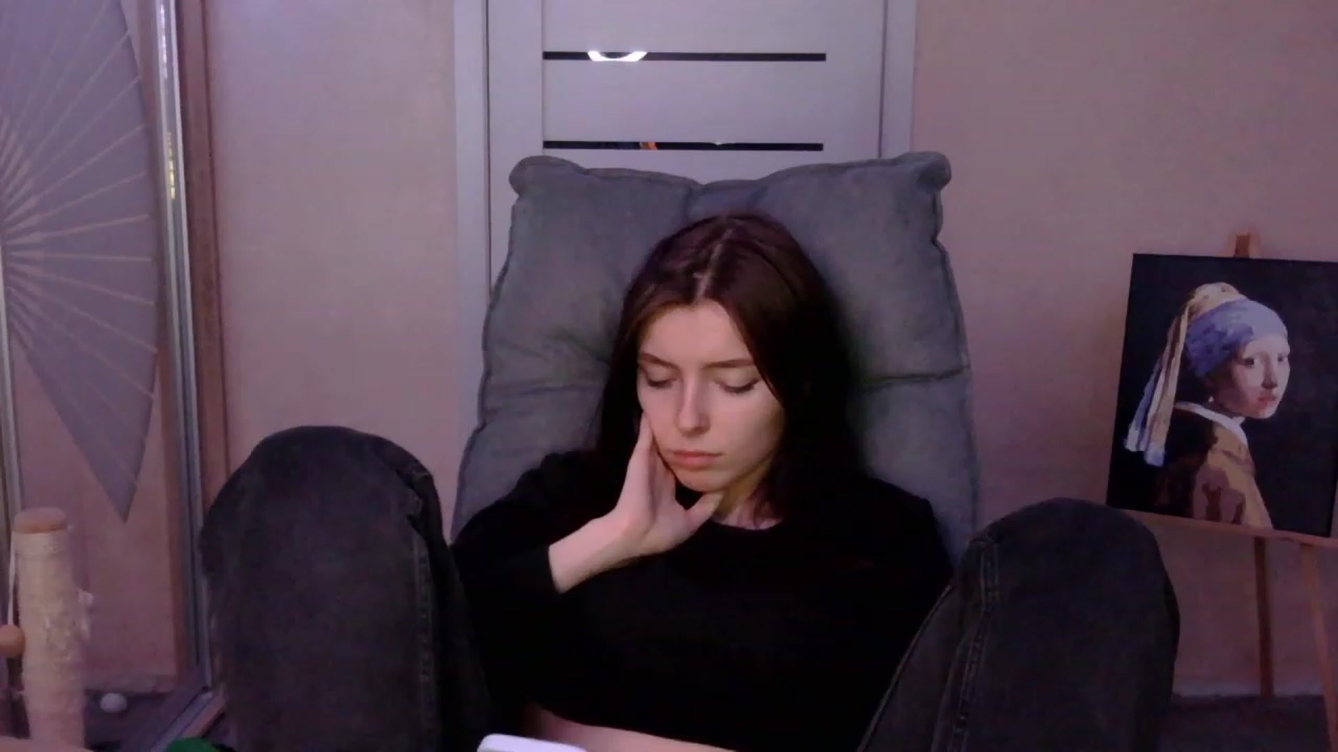 Gallery image thumbnail from MaybeMary's myfreecams stream on, 12/19/2023, 16:21 image 18 of 20