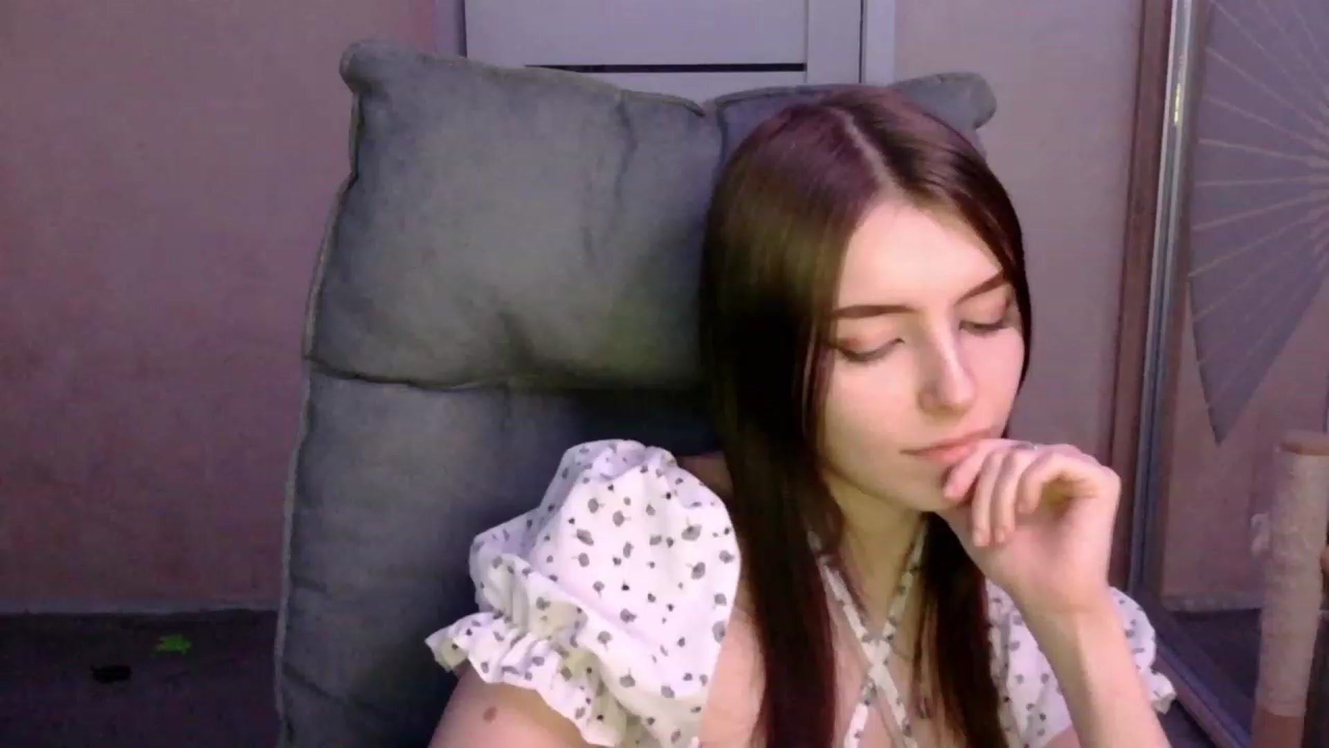 Gallery image thumbnail from MaybeMary's myfreecams stream on, 01/03/2024, 16:24 image 13 of 20
