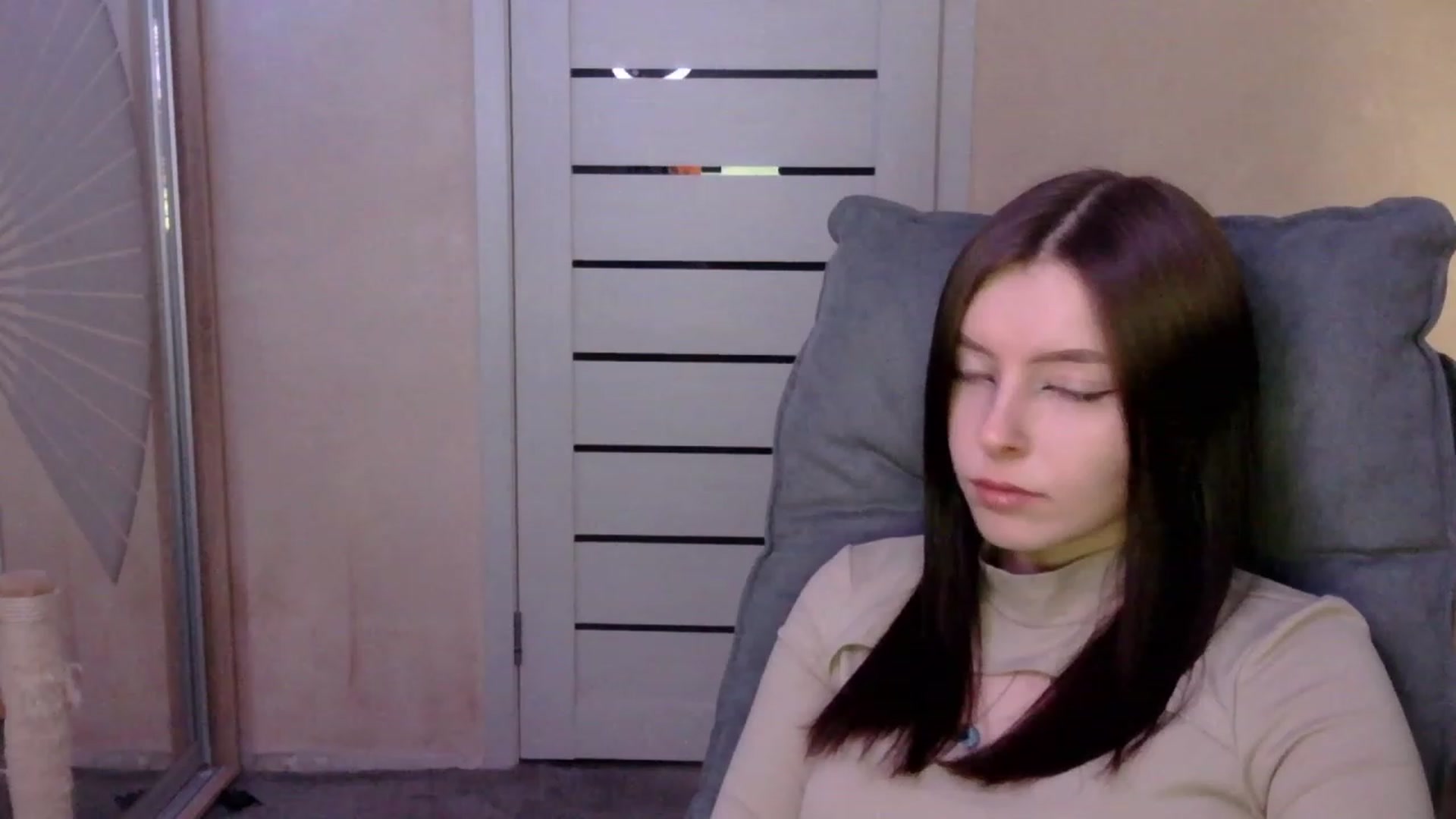 Gallery image thumbnail from MaybeMary's myfreecams stream on, 01/14/2024, 22:37 image 8 of 20
