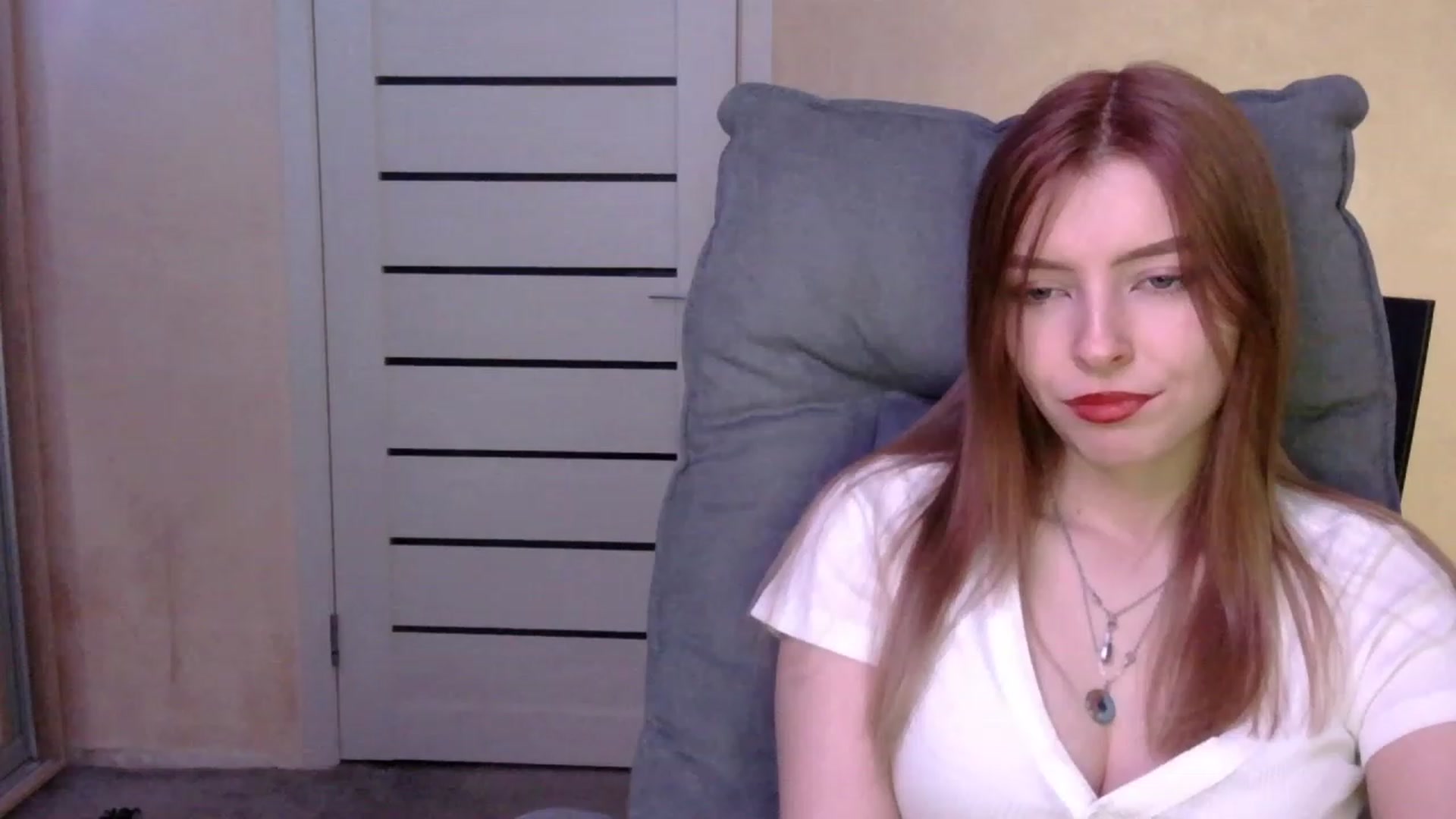 Gallery image thumbnail from MaybeMary's myfreecams stream on, 01/24/2024, 22:32 image 17 of 20