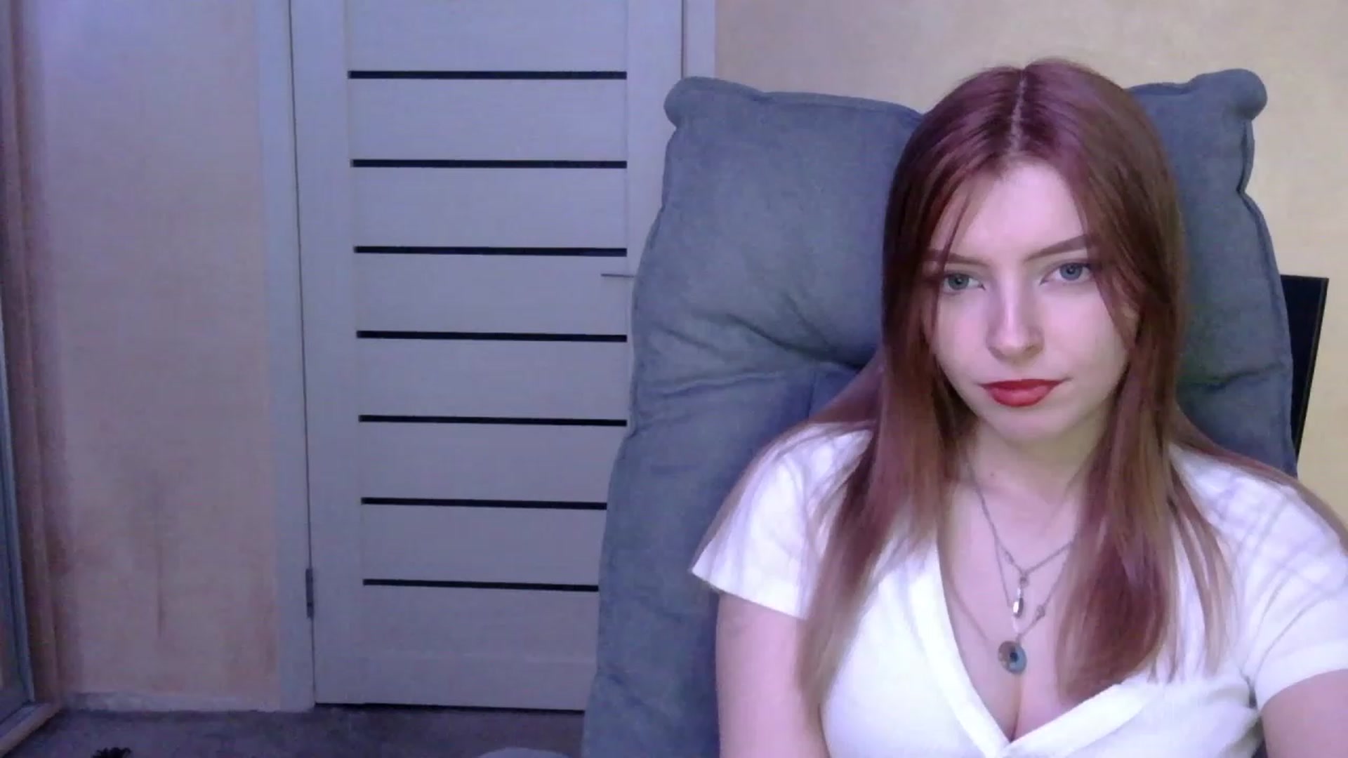 Gallery image thumbnail from MaybeMary's myfreecams stream on, 01/24/2024, 22:32 image 15 of 20