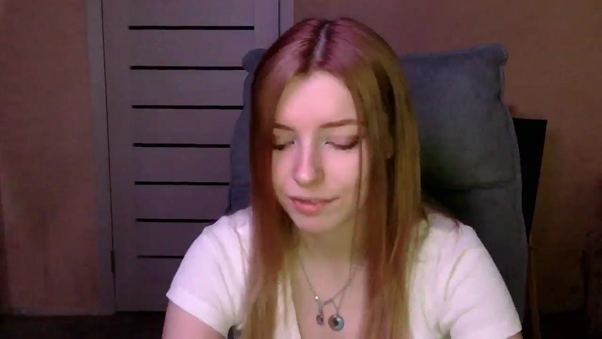 Gallery image thumbnail from MaybeMary's myfreecams stream on, 02/11/2024, 09:22 image 16 of 20