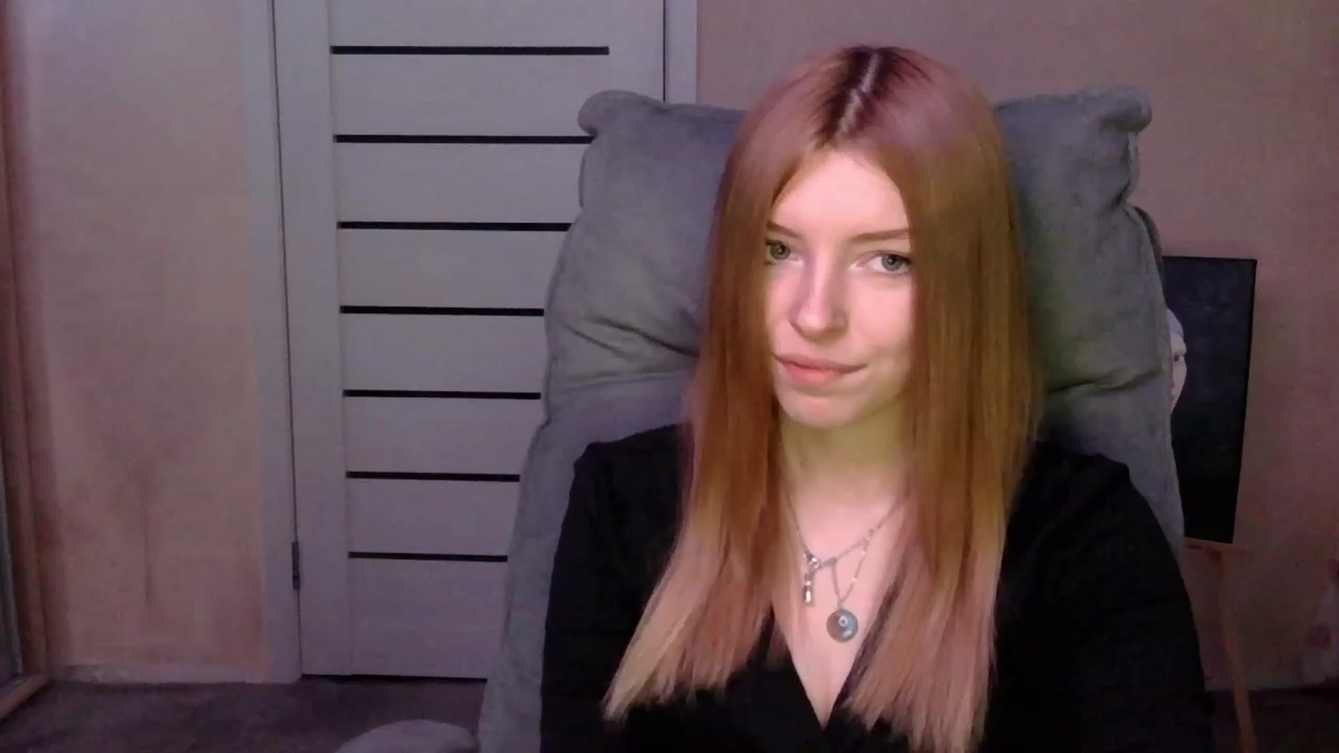 Gallery image thumbnail from MaybeMary's myfreecams stream on, 02/20/2024, 14:24 image 4 of 20