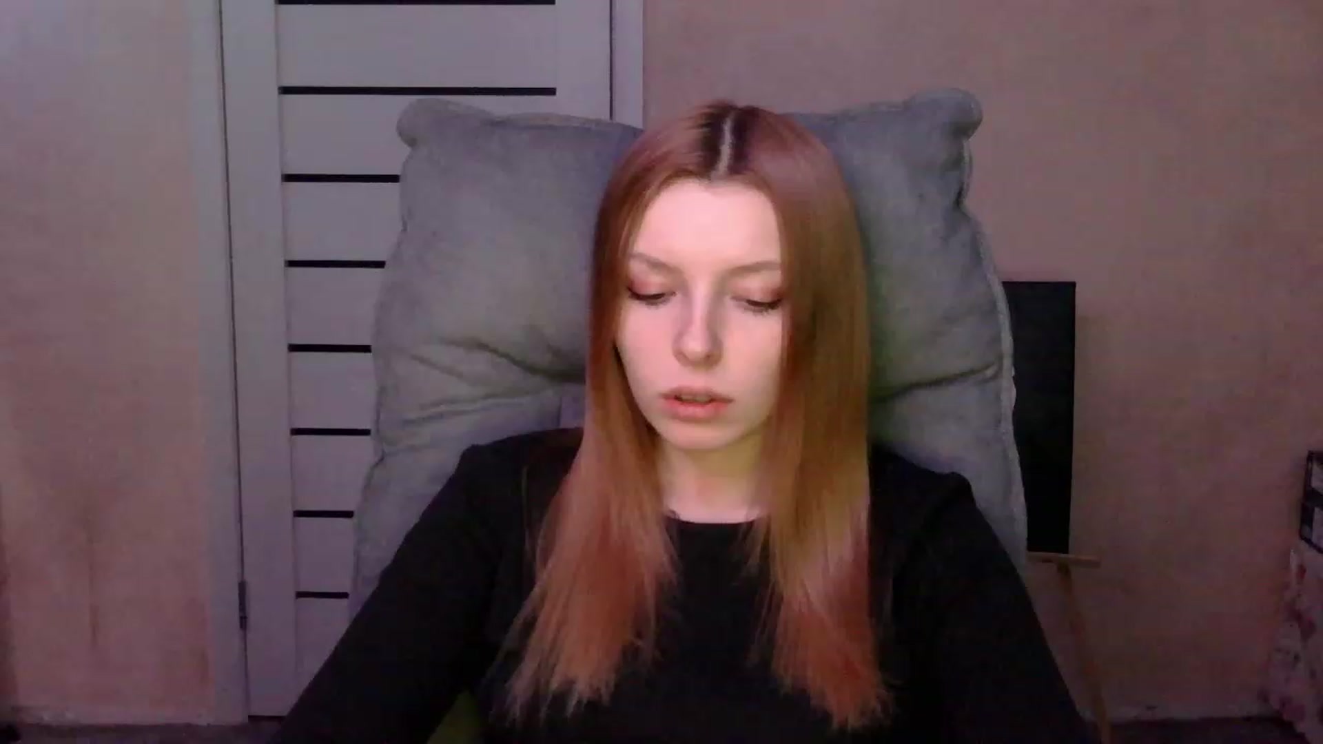 Gallery image thumbnail from MaybeMary's myfreecams stream on, 03/04/2024, 21:23 image 18 of 20
