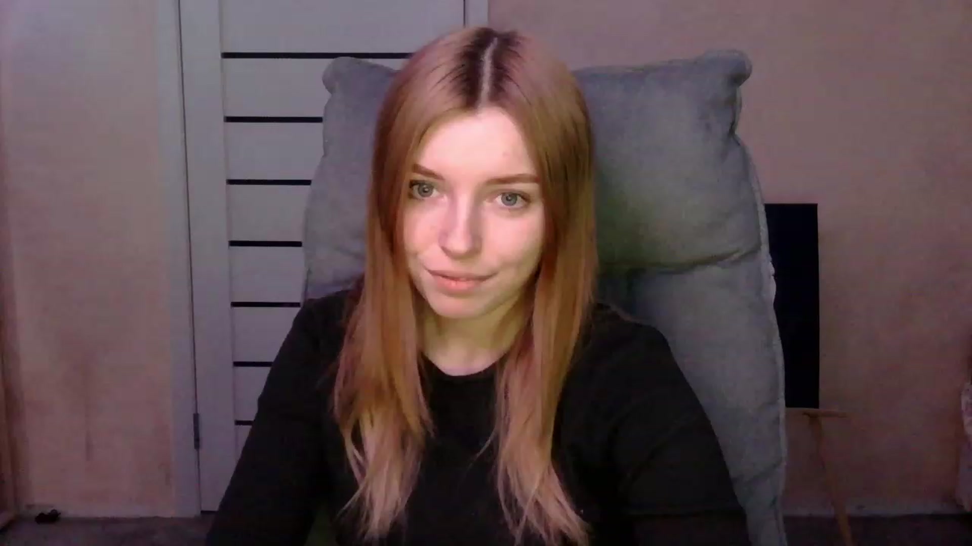 Gallery image thumbnail from MaybeMary's myfreecams stream on, 03/06/2024, 17:01 image 4 of 20