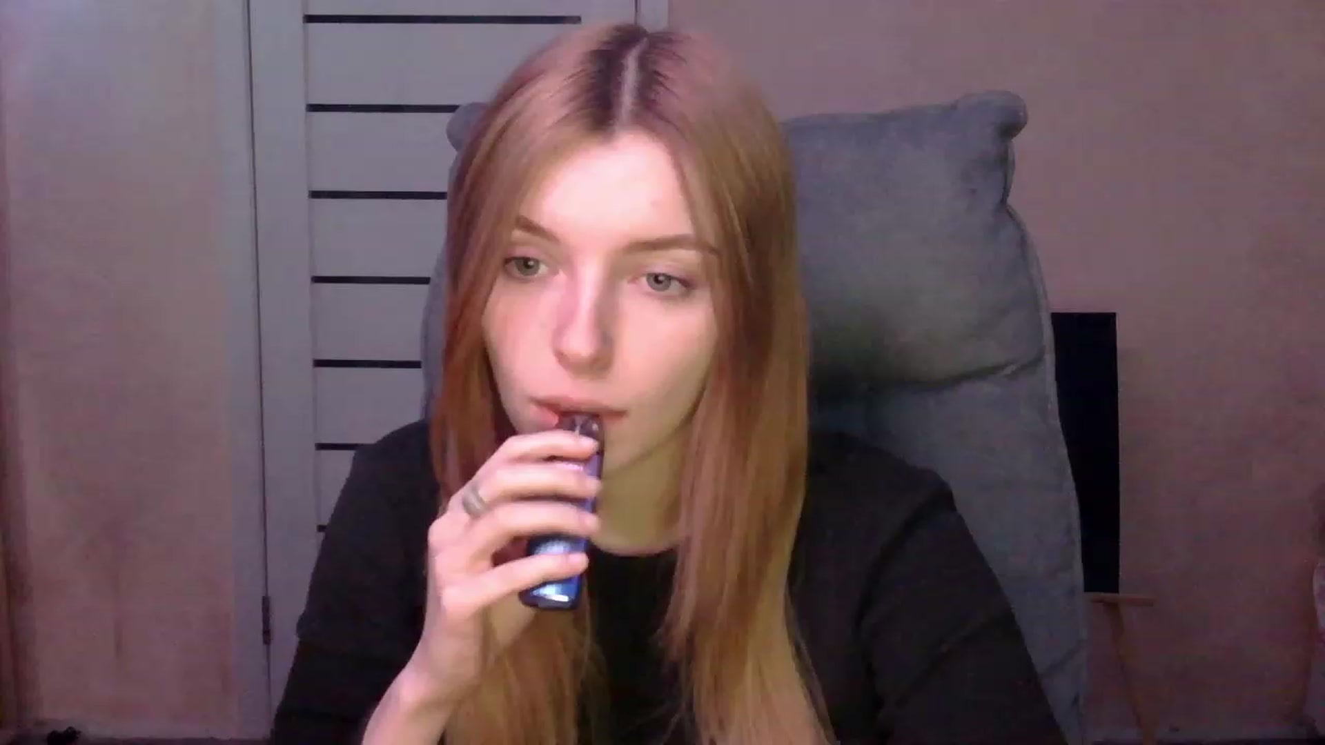 Gallery image thumbnail from MaybeMary's myfreecams stream on, 03/06/2024, 17:01 image 18 of 20