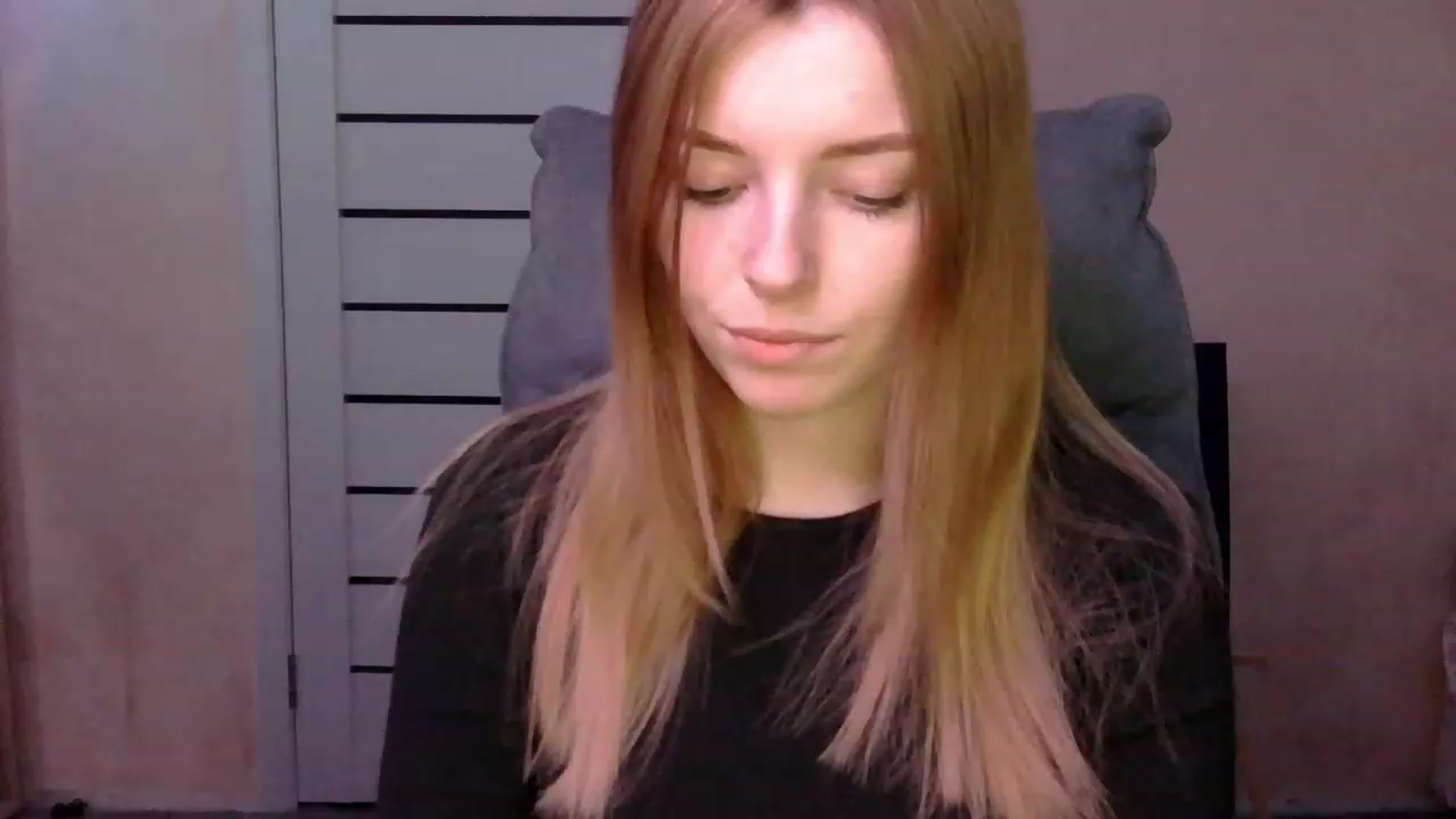 Gallery image thumbnail from MaybeMary's myfreecams stream on, 03/06/2024, 17:01 image 16 of 20
