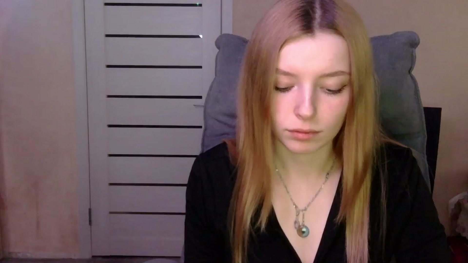 Gallery image thumbnail from MaybeMary's myfreecams stream on, 03/24/2024, 14:10 image 8 of 20