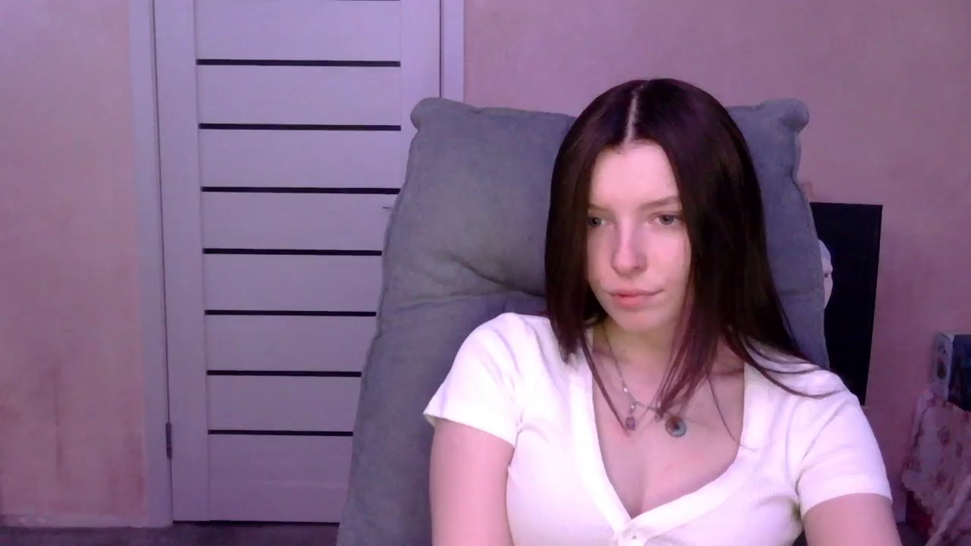 Gallery image thumbnail from MaybeMary's myfreecams stream on, 04/09/2024, 18:11 image 5 of 20