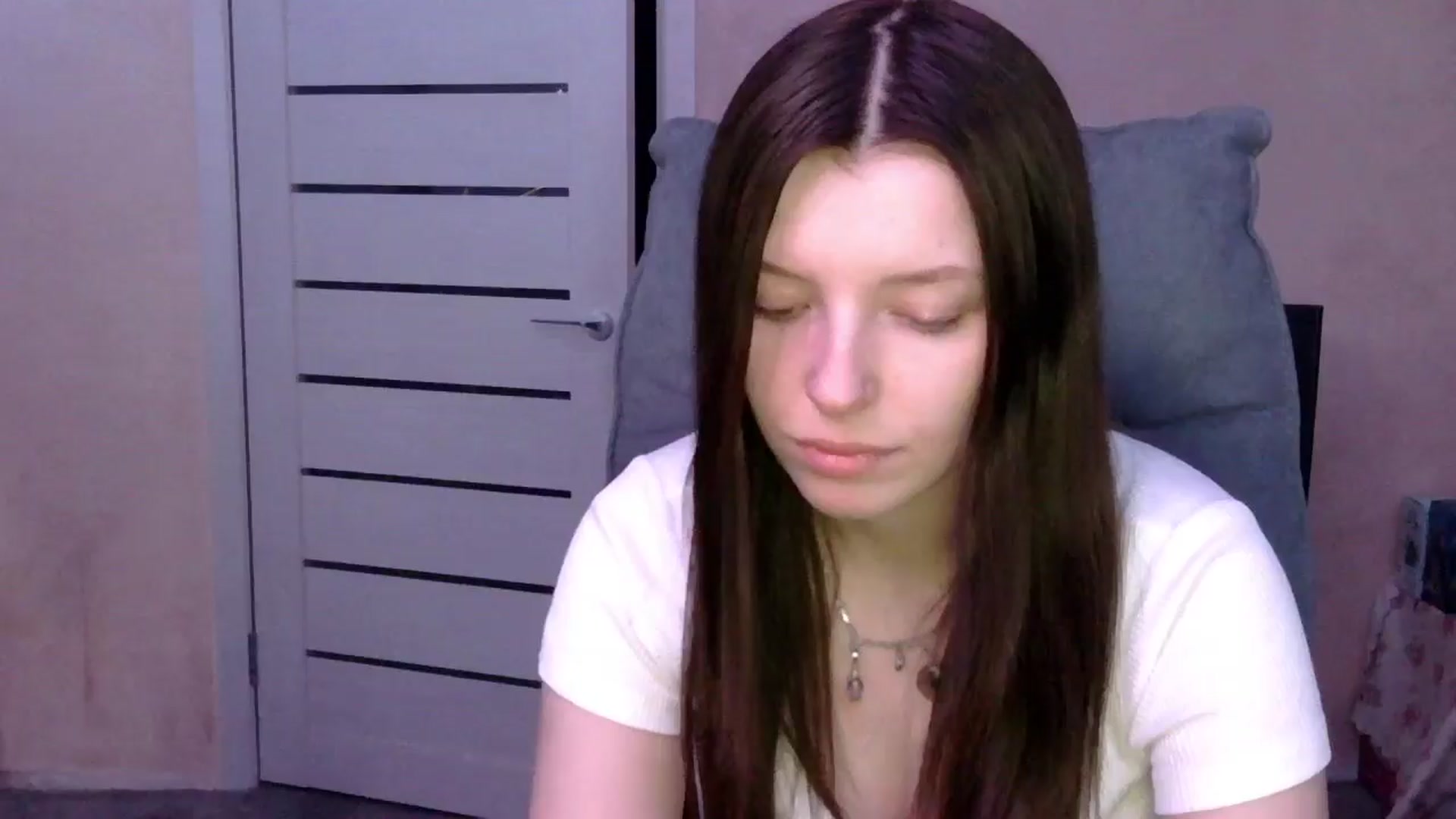 Gallery image thumbnail from MaybeMary's myfreecams stream on, 04/09/2024, 18:11 image 16 of 20