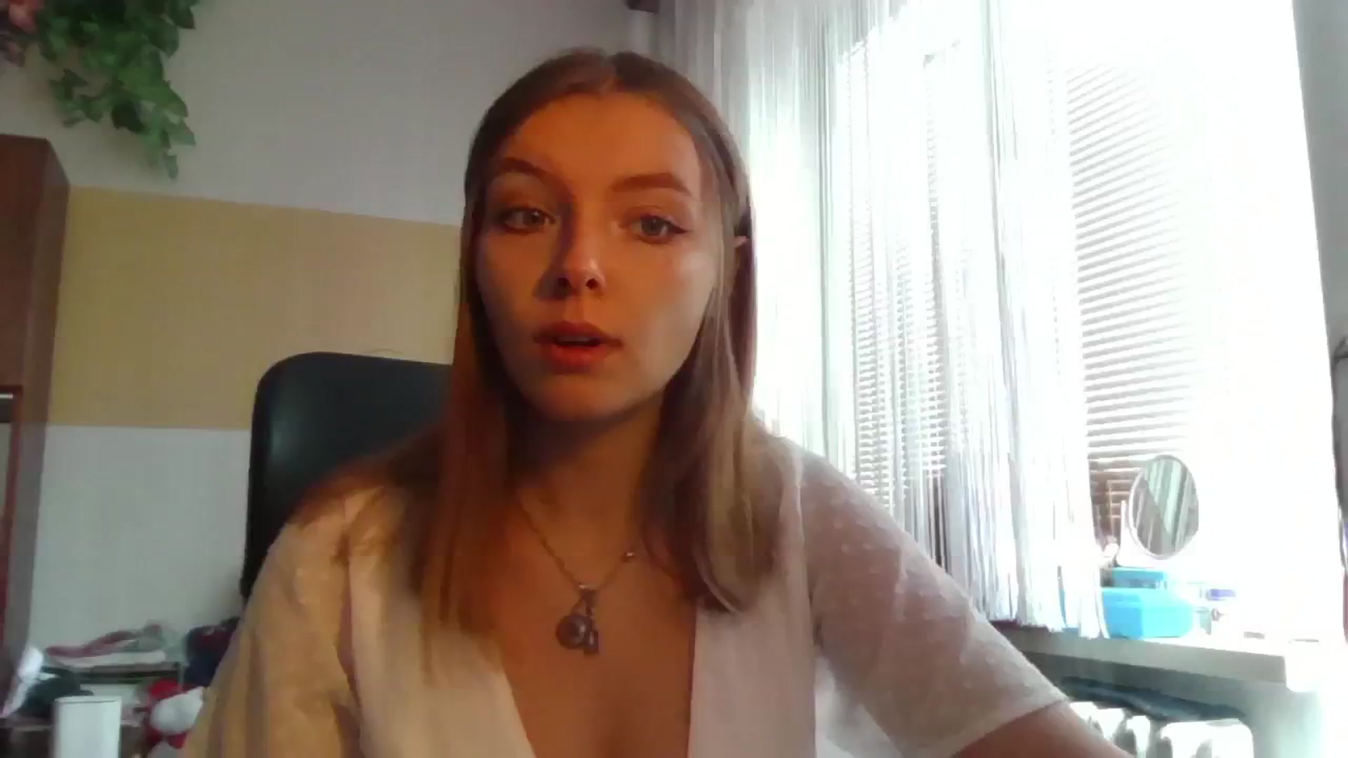 Gallery image thumbnail from MaybeMary's myfreecams stream on, 09/19/2024, 10:12 image 4 of 20