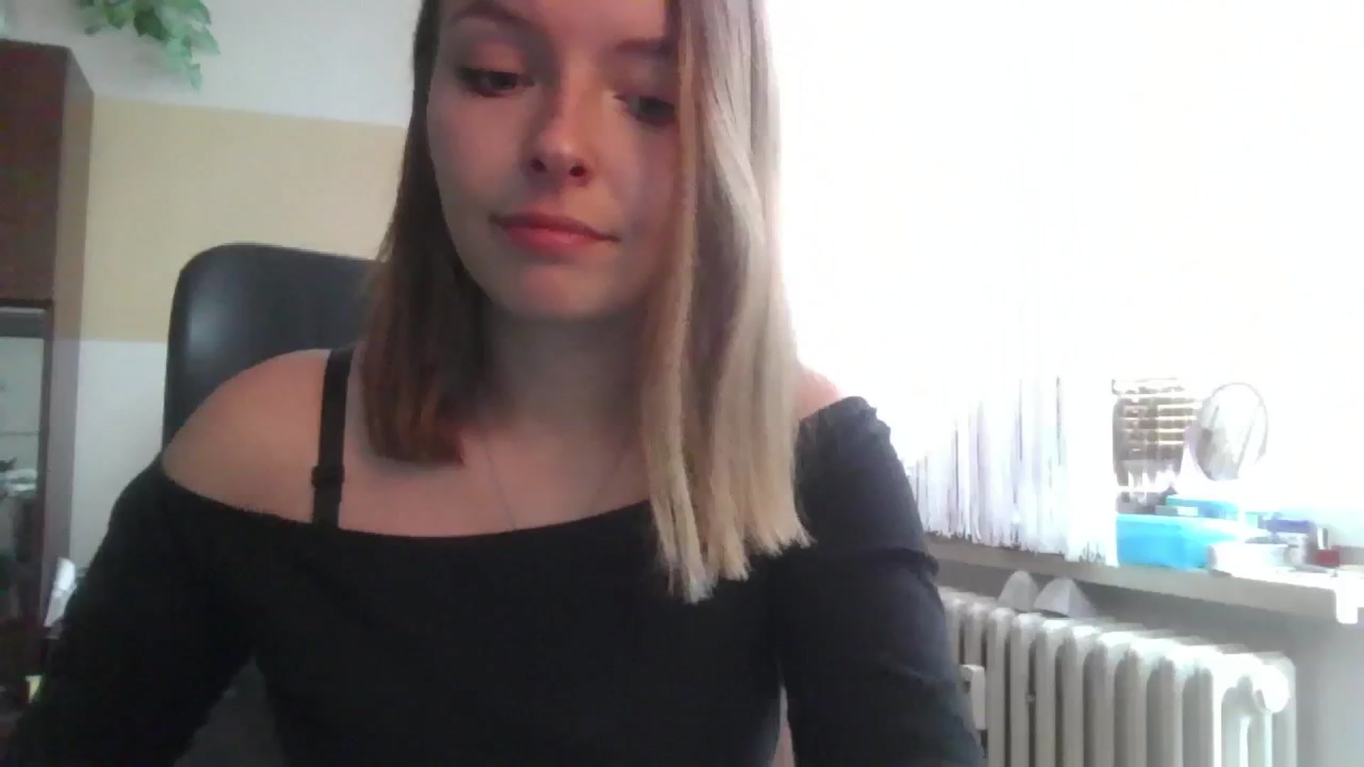 Gallery image thumbnail from MaybeMary's myfreecams stream on, 09/29/2024, 14:22 image 19 of 20