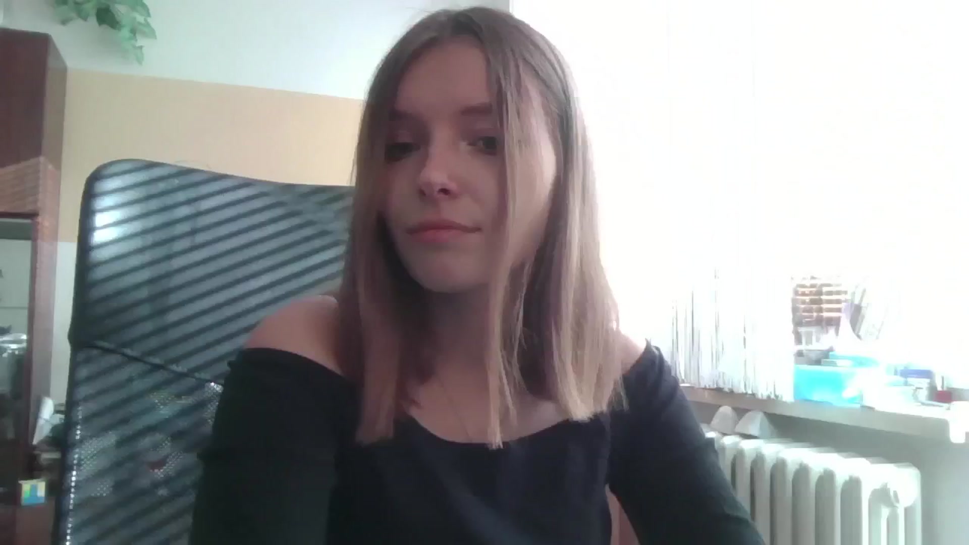 Gallery image thumbnail from MaybeMary's myfreecams stream on, 09/29/2024, 14:22 image 2 of 20