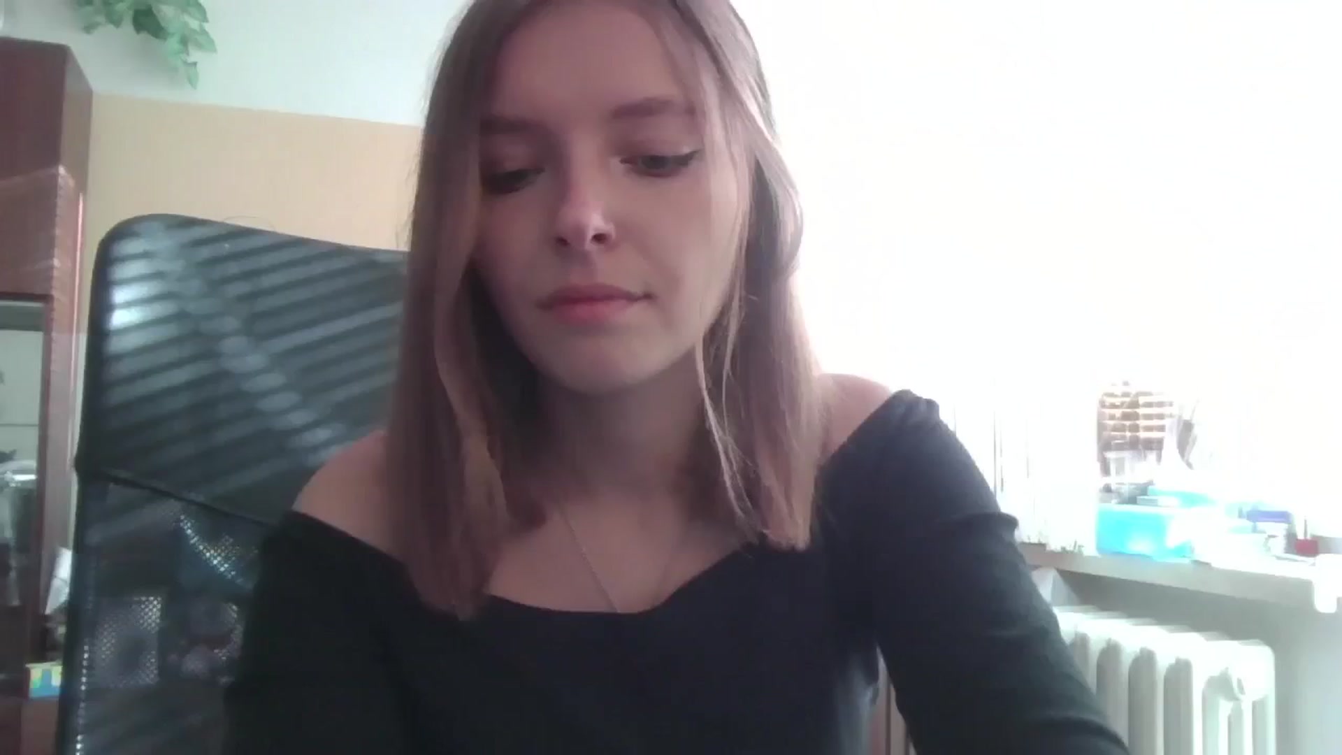 Gallery image thumbnail from MaybeMary's myfreecams stream on, 09/29/2024, 14:22 image 11 of 20