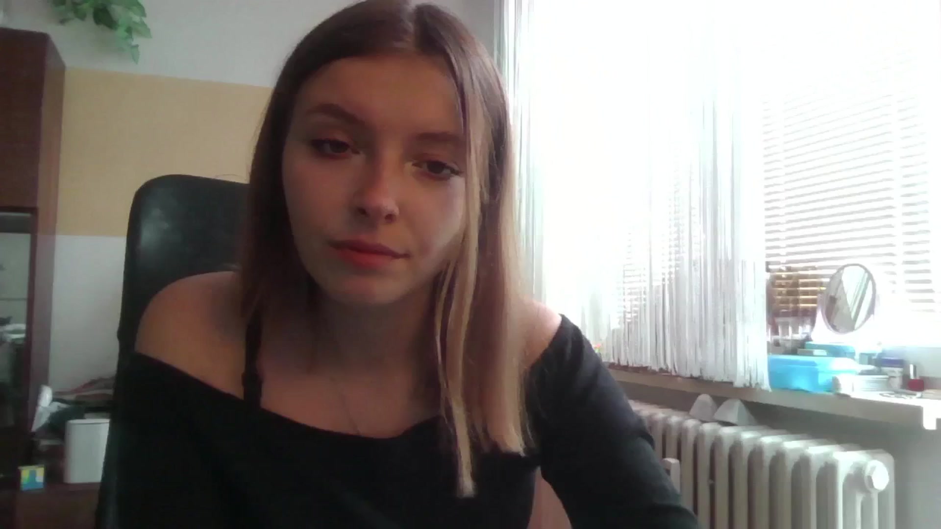 Gallery image thumbnail from MaybeMary's myfreecams stream on, 09/29/2024, 14:22 image 15 of 20