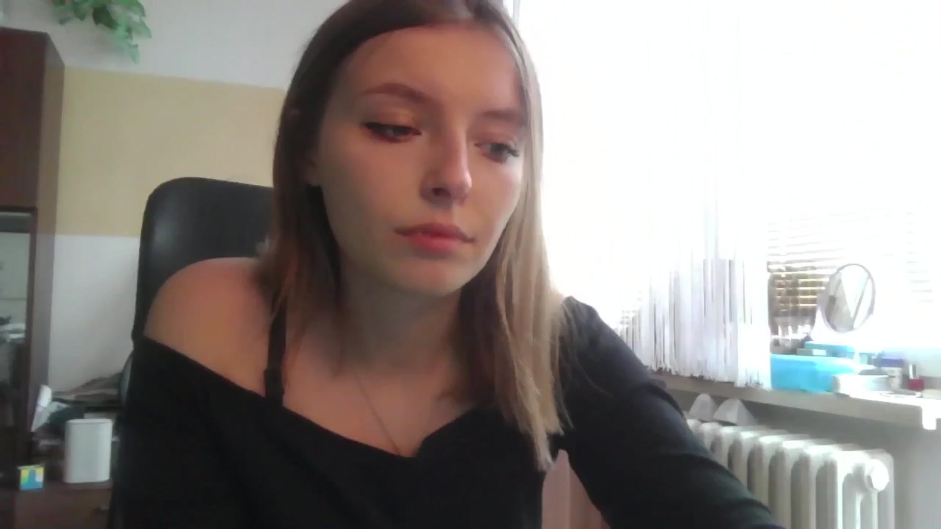Gallery image thumbnail from MaybeMary's myfreecams stream on, 09/29/2024, 14:22 image 14 of 20