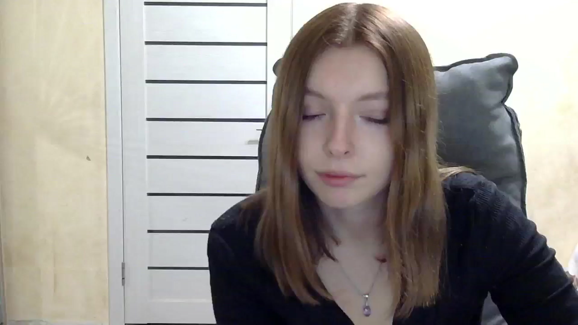 Gallery image thumbnail from MaybeMary's myfreecams stream on, 10/25/2024, 17:02 image 17 of 20