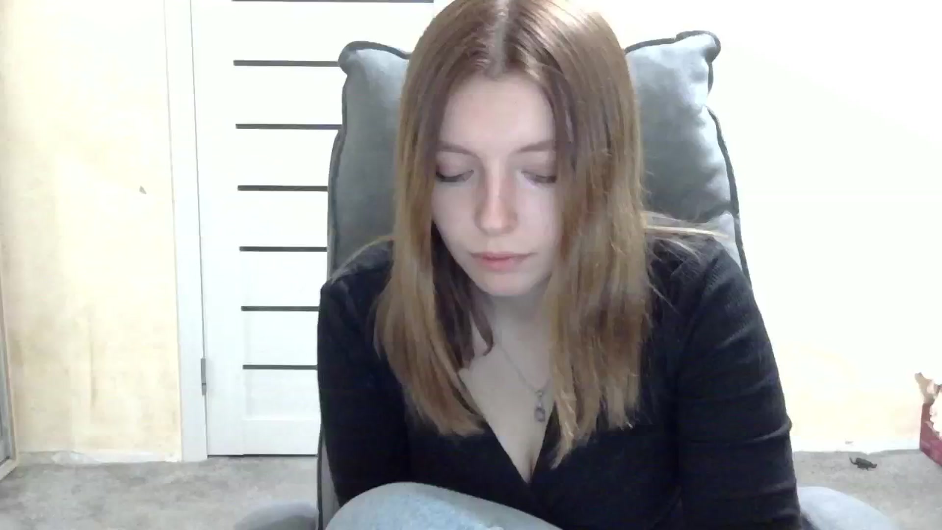 Gallery image thumbnail from MaybeMary's myfreecams stream on, 10/25/2024, 17:02 image 6 of 20