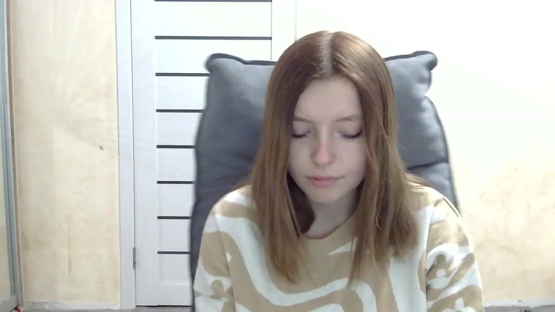 Gallery image thumbnail from MaybeMary's myfreecams stream on, 10/29/2024, 16:38 image 2 of 20