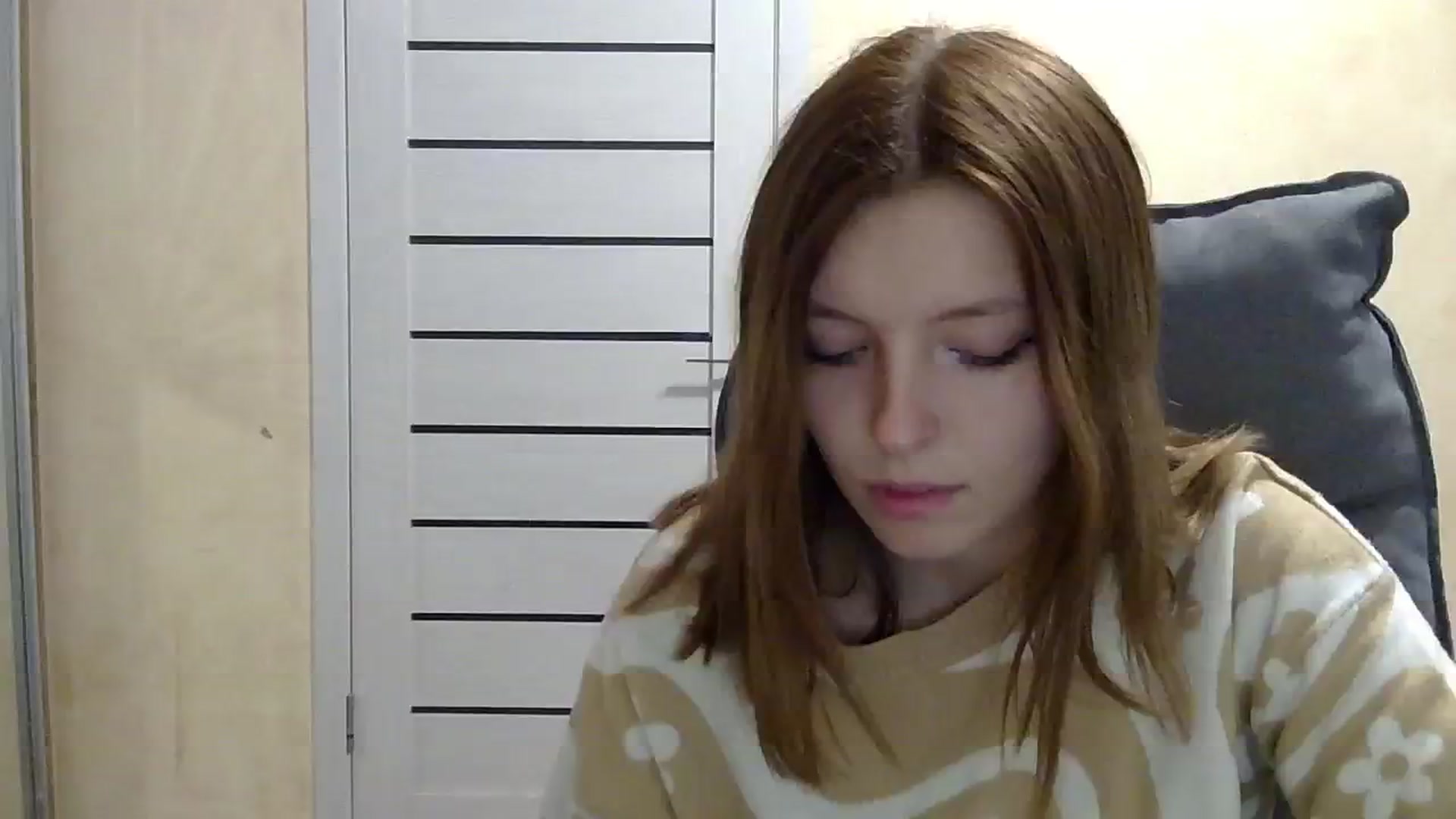 Gallery image thumbnail from MaybeMary's myfreecams stream on, 10/29/2024, 16:38 image 19 of 20