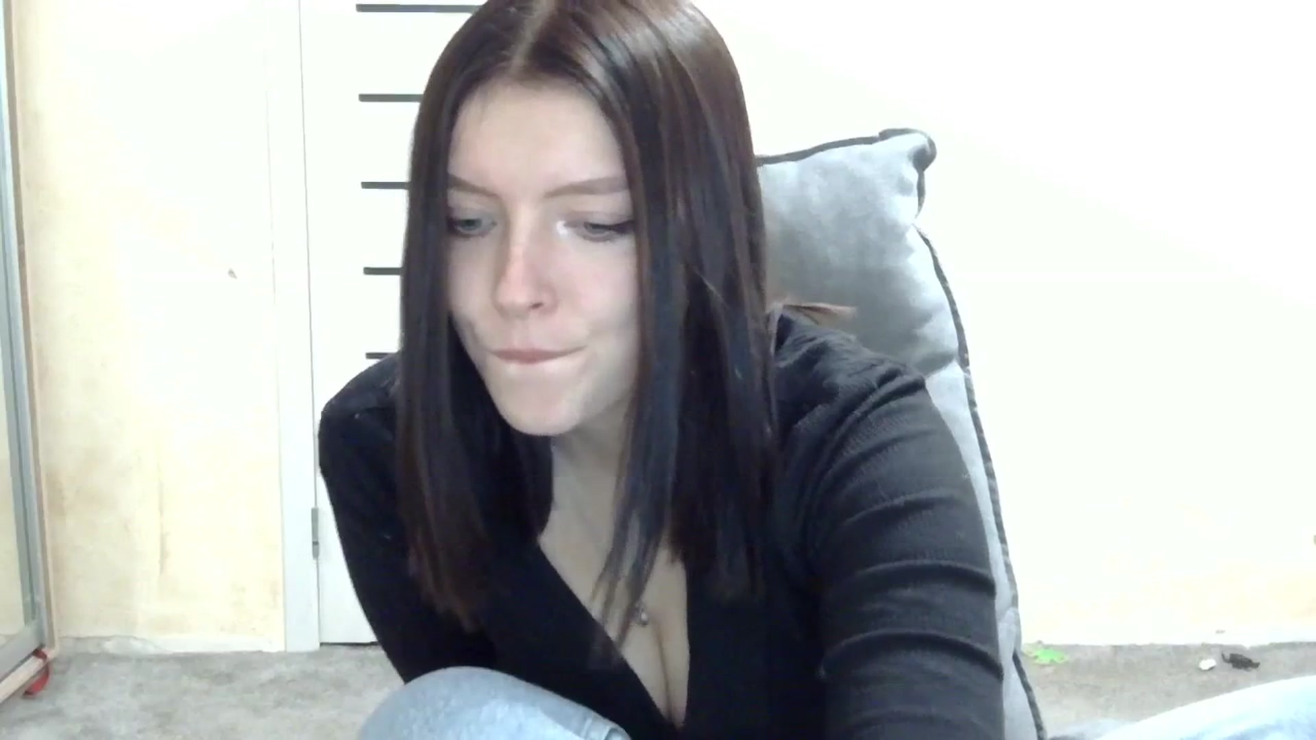 Gallery image thumbnail from MaybeMary's myfreecams stream on, 10/30/2024, 19:23 image 7 of 20
