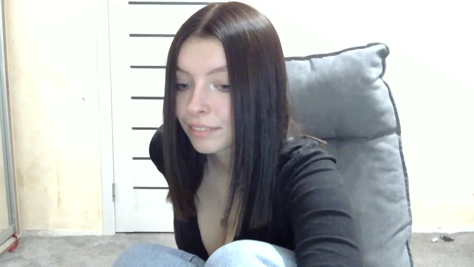 Gallery image thumbnail from MaybeMary's myfreecams stream on, 10/30/2024, 19:23 image 14 of 20