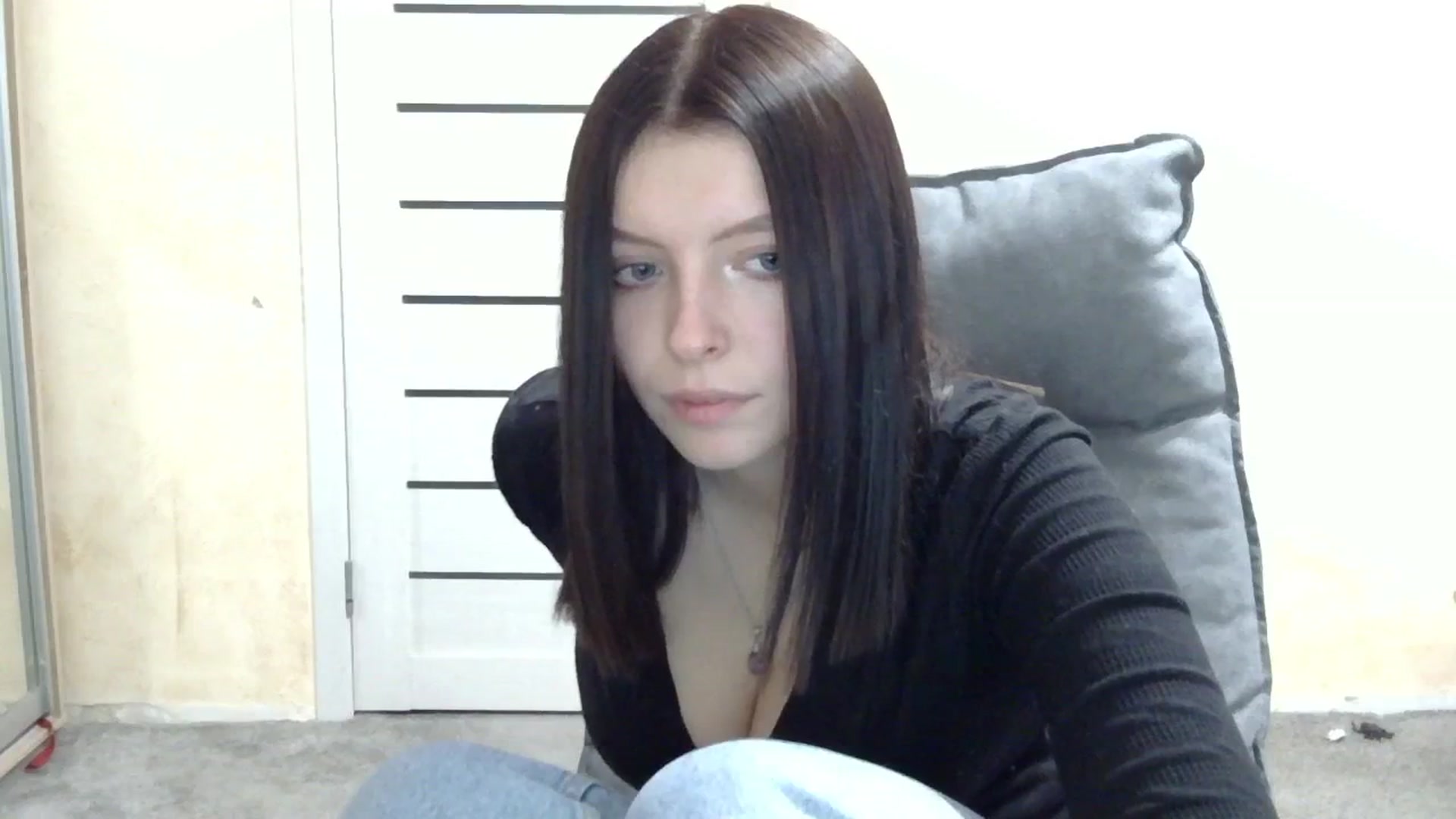 Gallery image thumbnail from MaybeMary's myfreecams stream on, 10/30/2024, 19:23 image 15 of 20