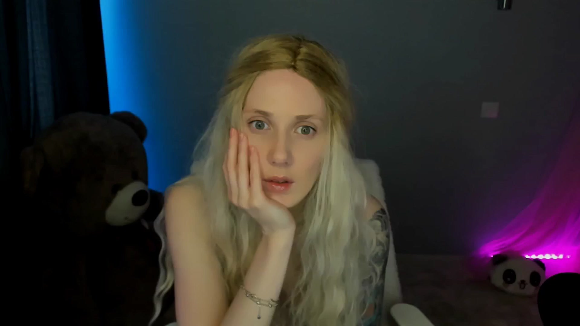 Gallery image thumbnail from MaybeTati's myfreecams stream on, 11/03/2024, 08:45 image 8 of 20