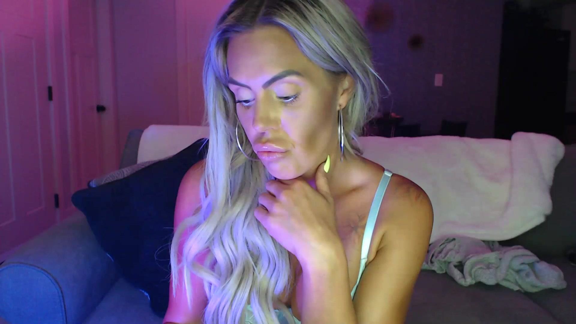 Gallery image thumbnail from MaysinRose's myfreecams stream on, 06/28/2023, 04:32 image 1 of 20