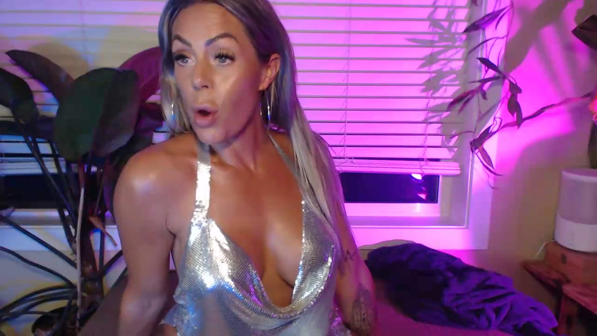 Gallery image thumbnail from MaysinRosexx's myfreecams stream on, 05/18/2026, 05:30 image 18 of 20