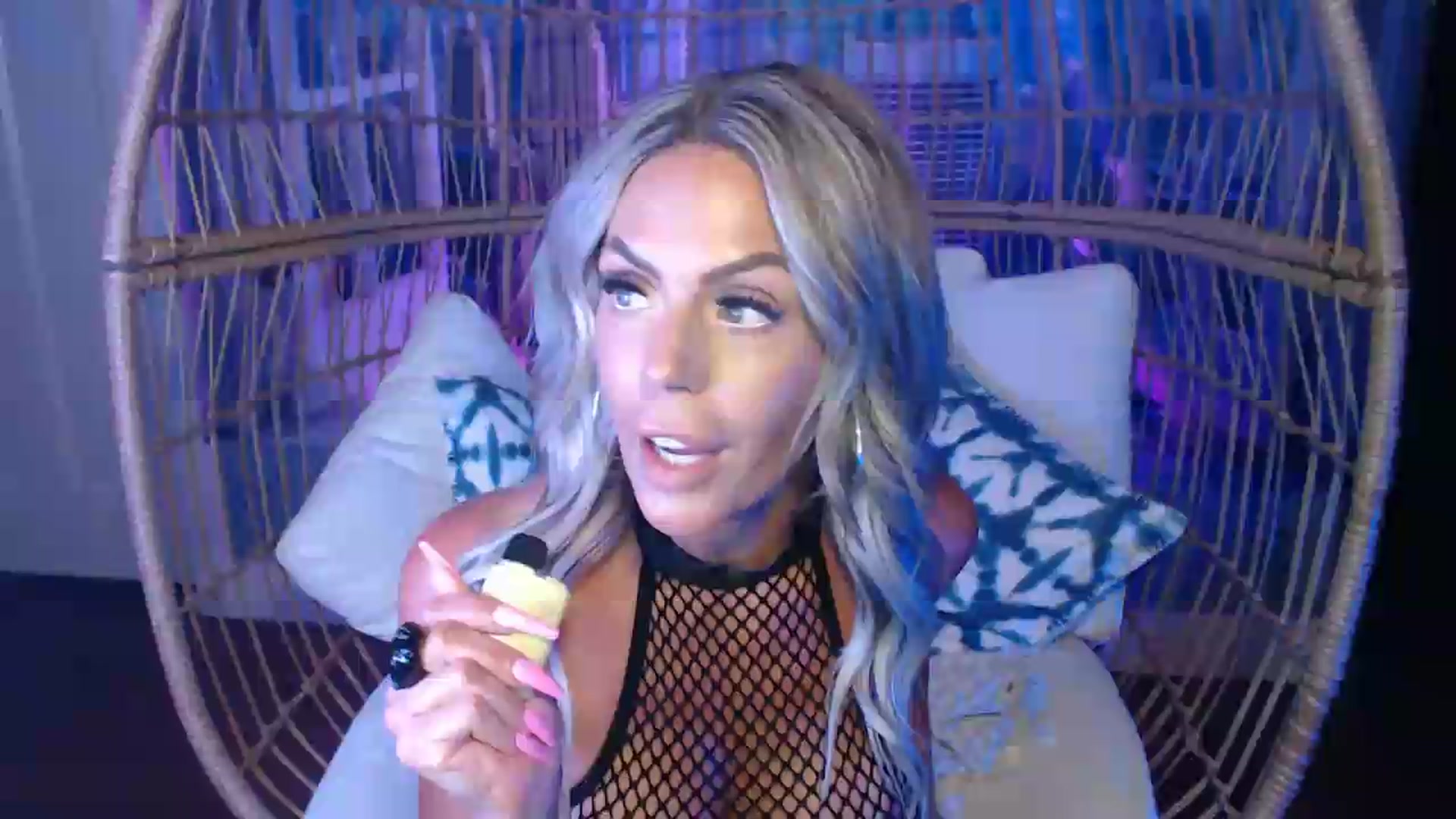 Gallery image thumbnail from MaysinRosexx's myfreecams stream on, 07/19/2026, 05:23 image 1 of 20