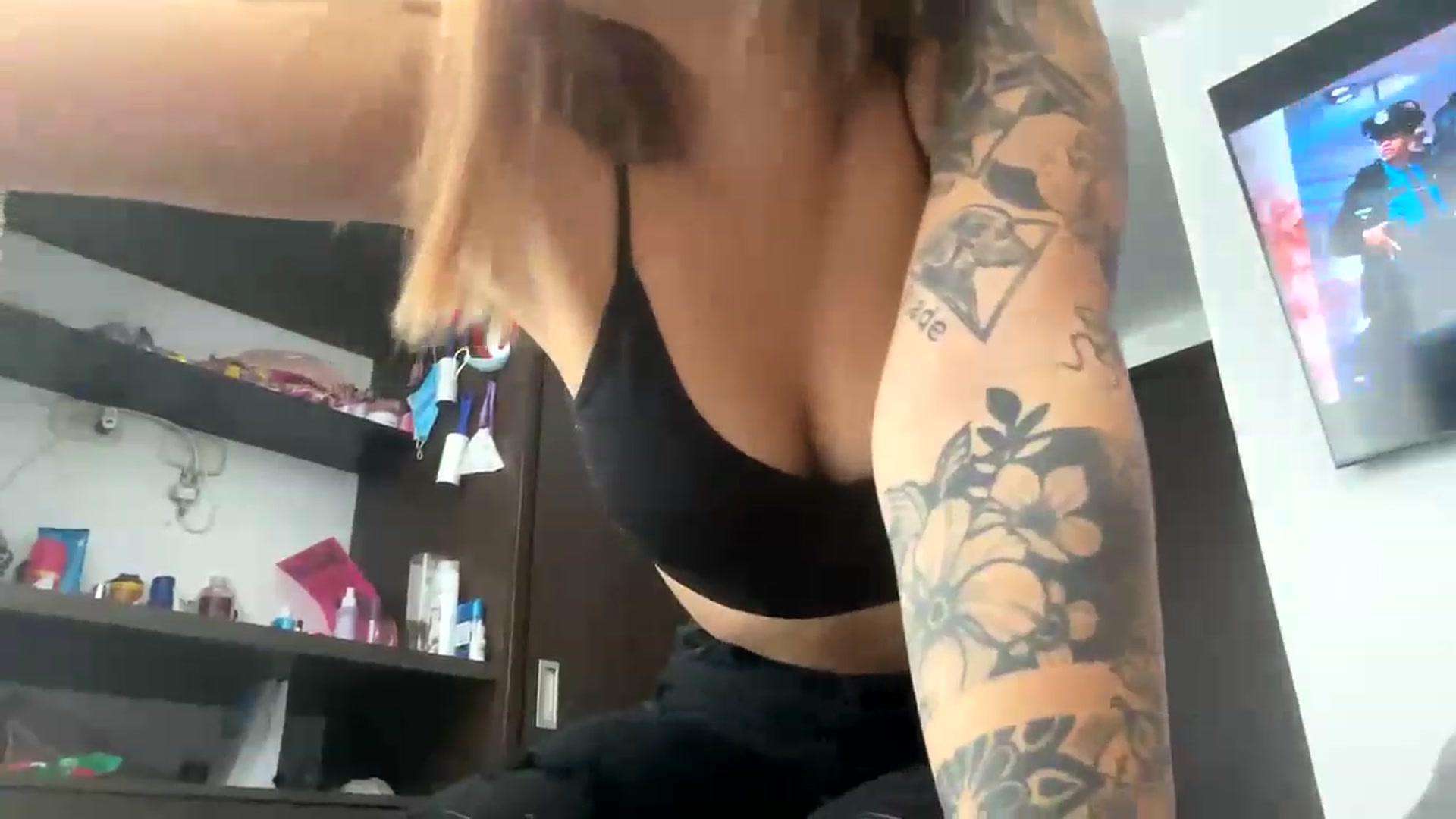 Gallery image thumbnail from Maysoon_'s myfreecams stream on, 03/04/2023, 18:06 image 9 of 20
