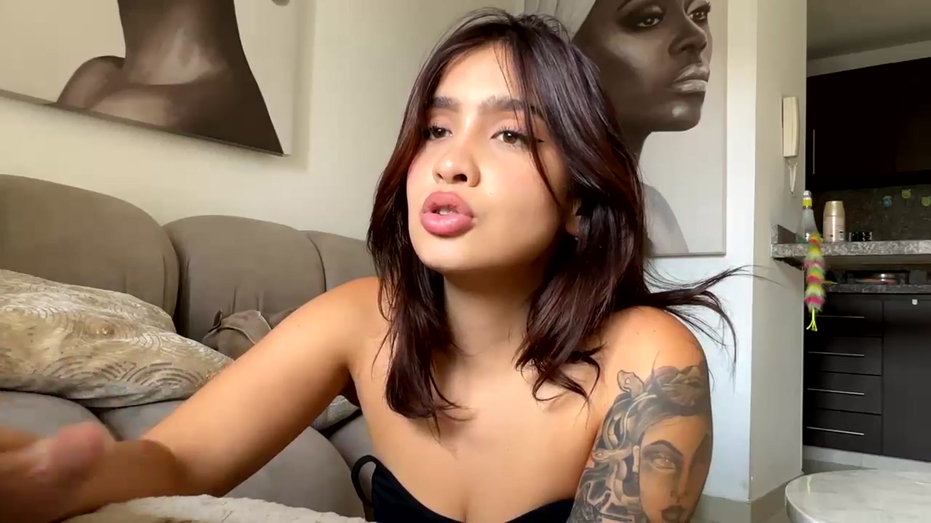 Gallery image thumbnail from Maysoon_'s myfreecams stream on, 04/29/2024, 22:25 image 6 of 20