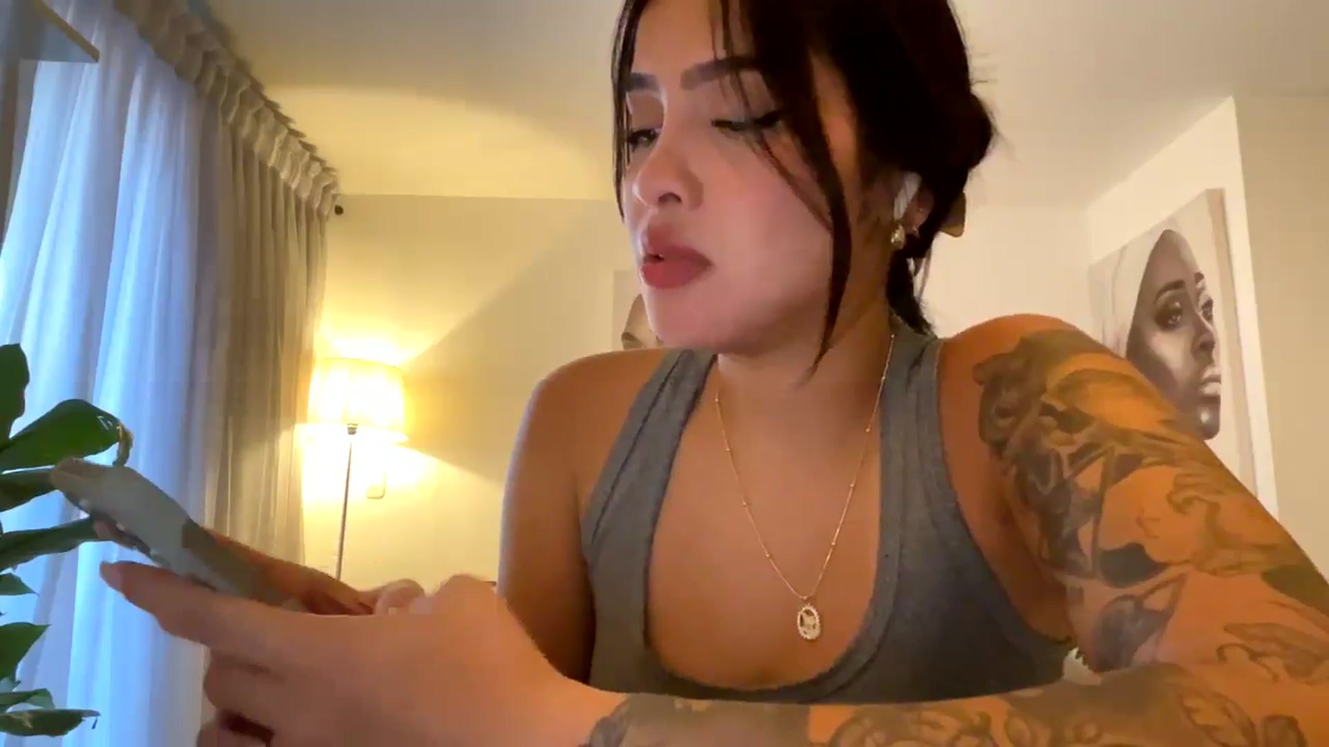 Gallery image thumbnail from Maysoon_'s myfreecams stream on, 07/27/2024, 23:14 image 14 of 20