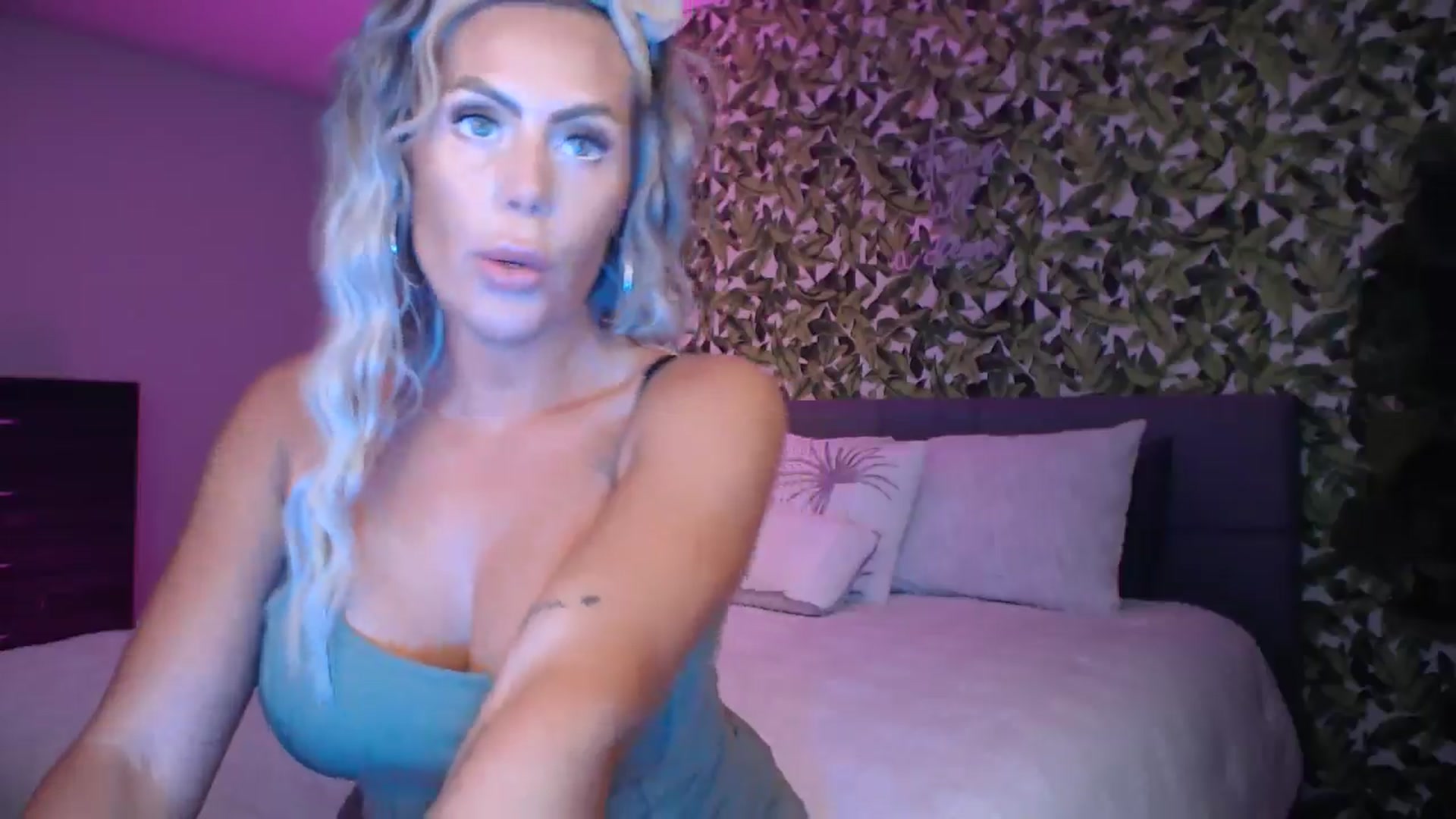 Gallery image thumbnail from Mayss's myfreecams stream on, 06/18/2024, 19:59 image 19 of 20